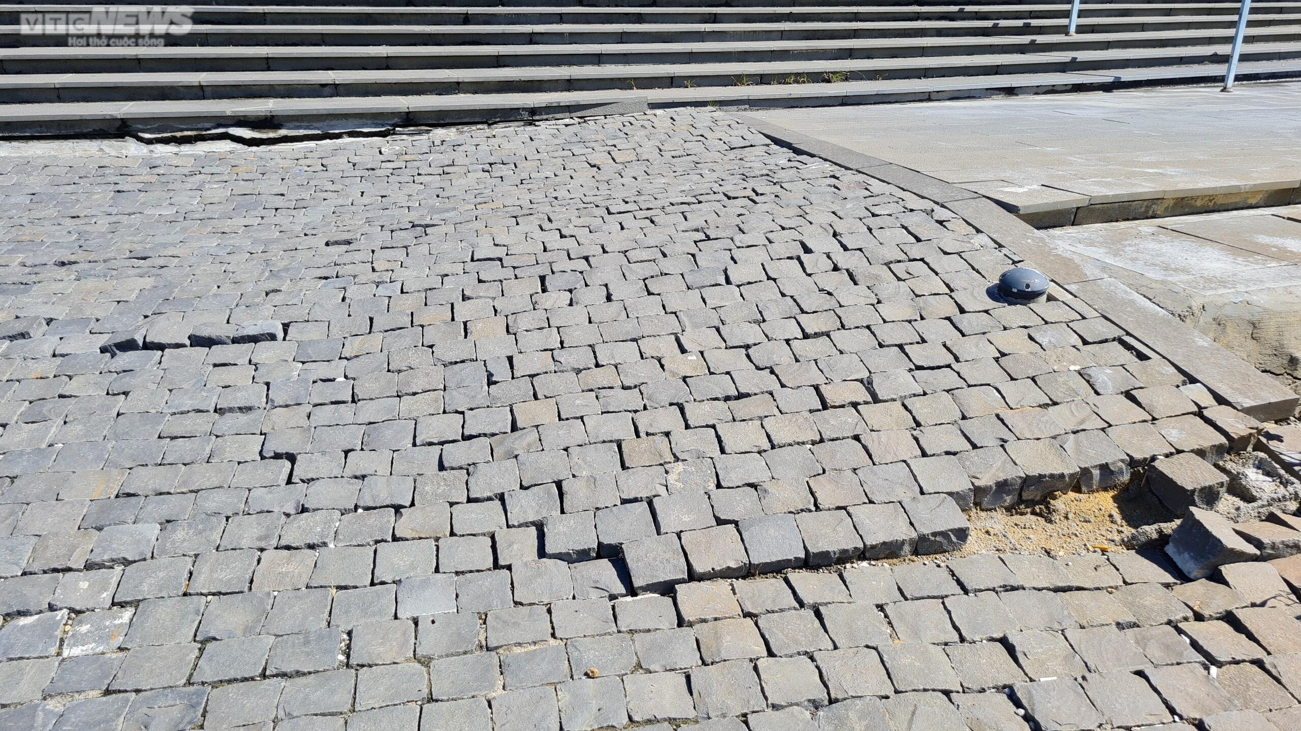 Công trình trăm tỷ ở Bình Định mới sử dụng một năm hết thấm dột lại sụt lún - 7