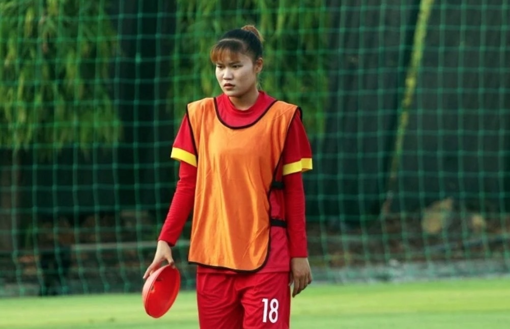 Nhan sắc 'không phải dạng vừa' của các nữ cầu thủ Việt Nam tại SEA Games 32 - 19
