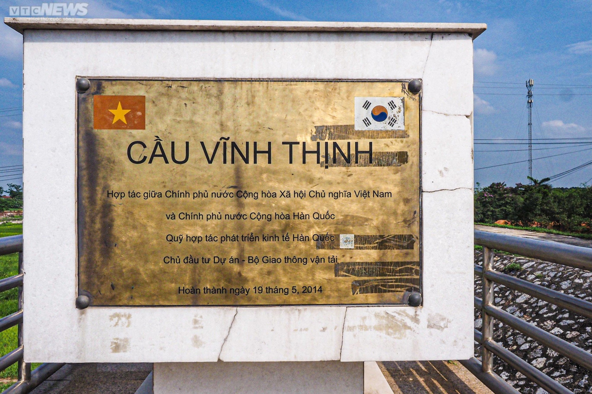 Chiêm ngưỡng cây cầu vượt sông dài nhất Việt Nam từ trên cao - 4