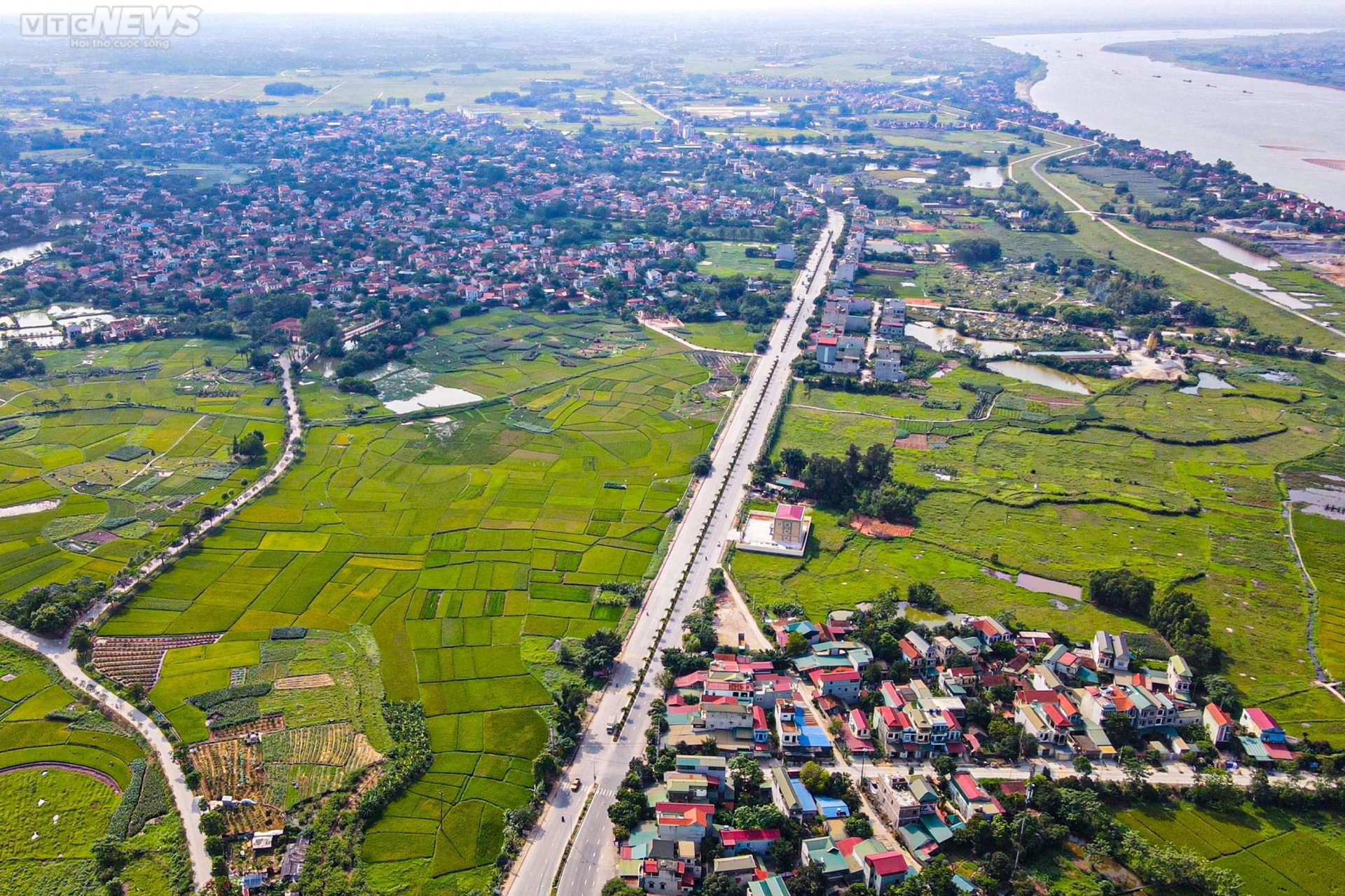 Chiêm ngưỡng cây cầu vượt sông dài nhất Việt Nam từ trên cao - 11