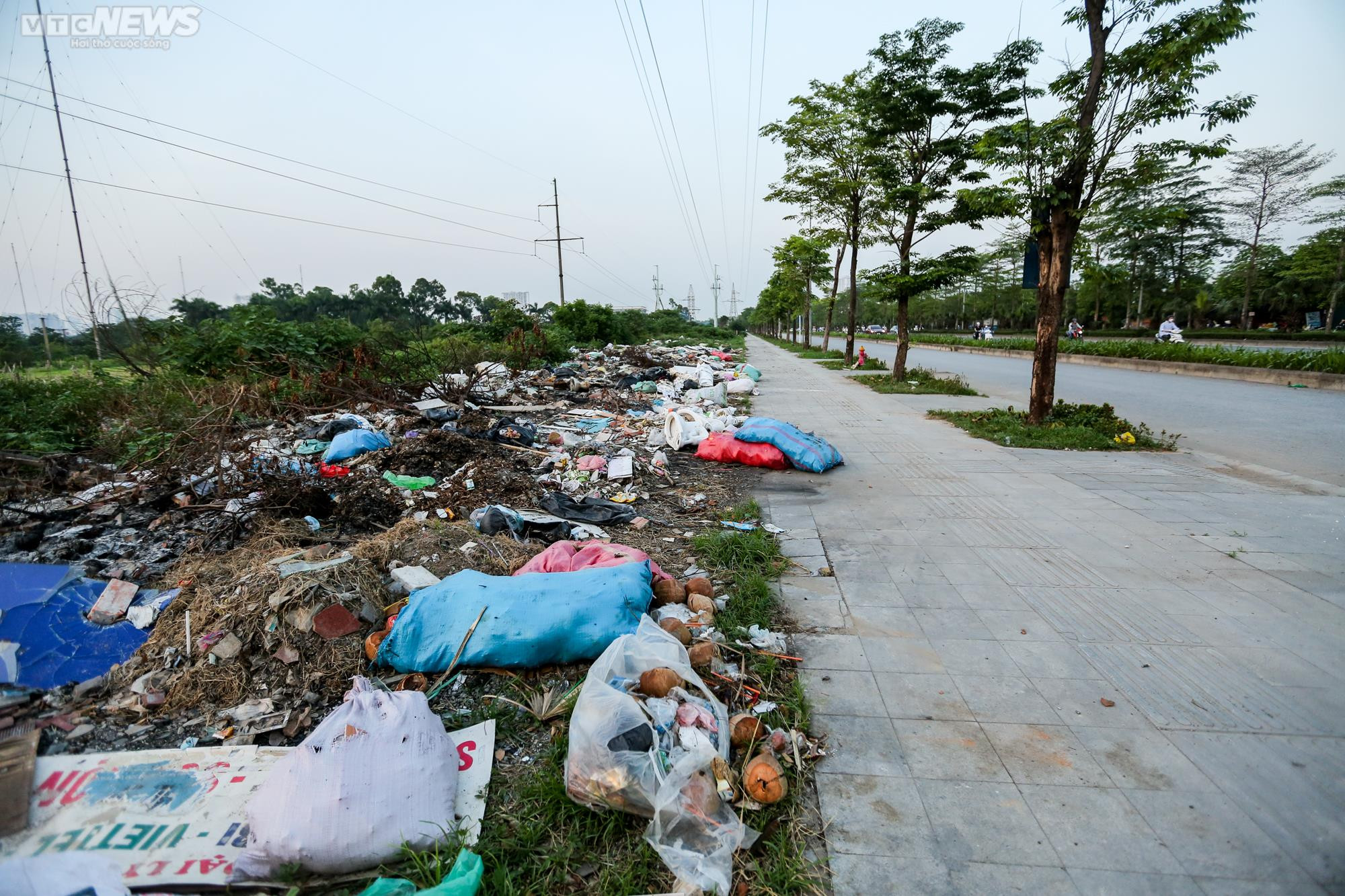 Đại lộ nghìn tỷ ở Hà Nội sau 3 năm đưa vào sử dụng giờ ra sao? - 7