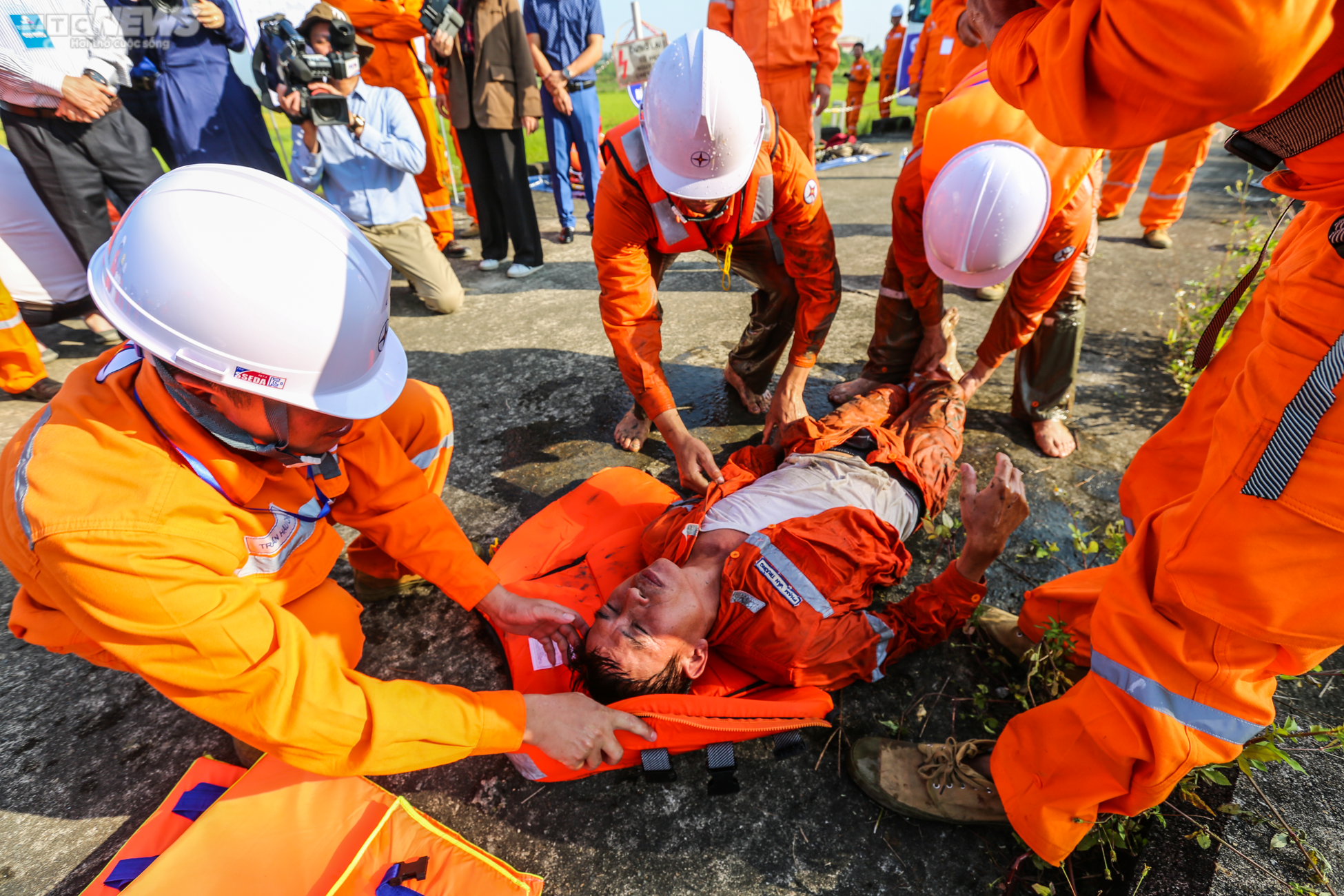 Tổng công ty Điện lực miền Bắc diễn tập phòng chống thiên tai, xử lý sự cố - 10