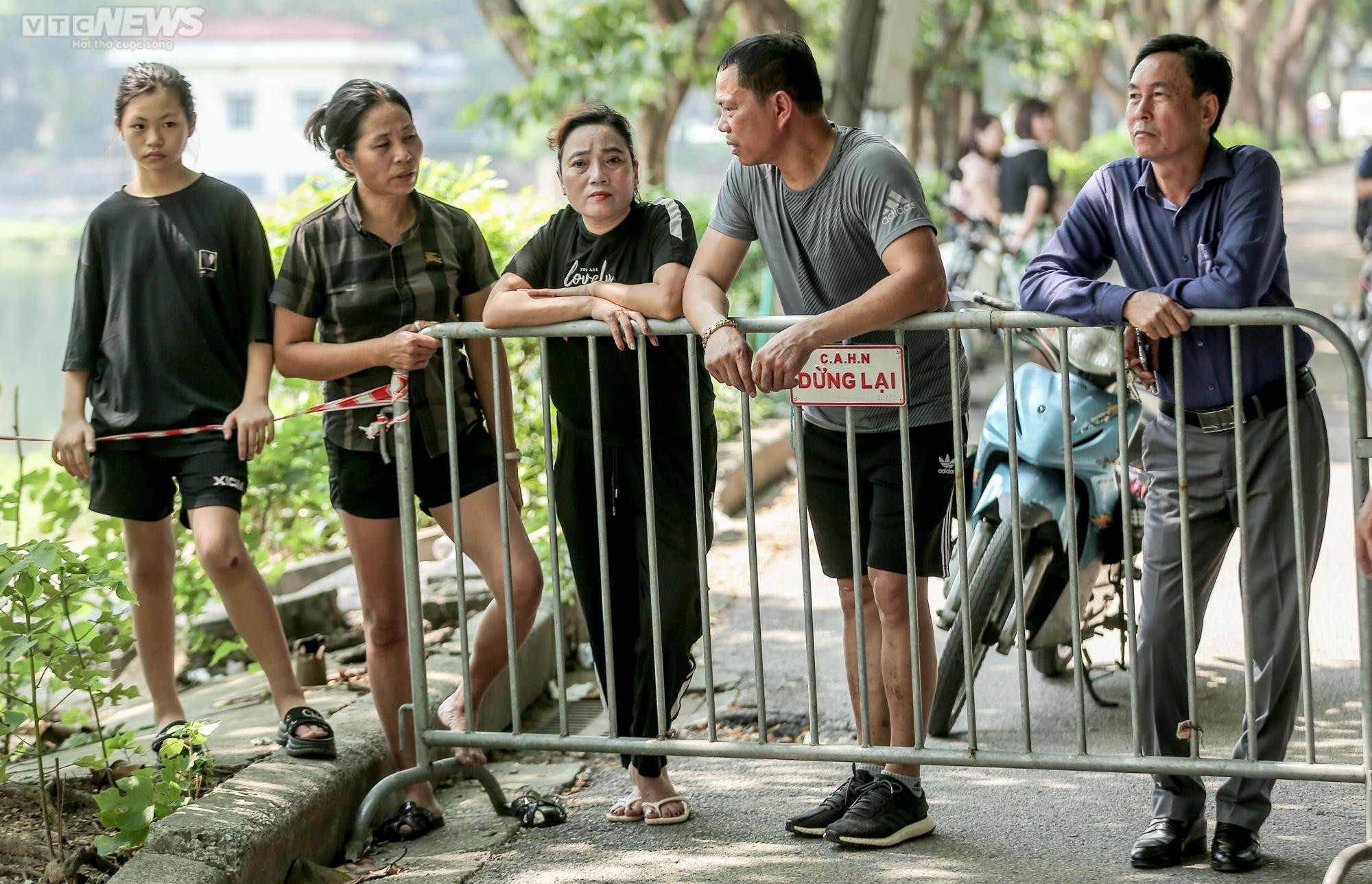 Tháo dỡ hàng loạt công trình sai phạm ở Công viên Tuổi trẻ Thủ đô - 12