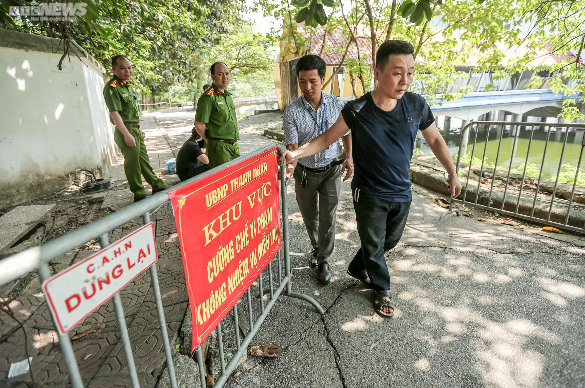 Tháo dỡ hàng loạt công trình sai phạm ở Công viên Tuổi trẻ Thủ đô - 4