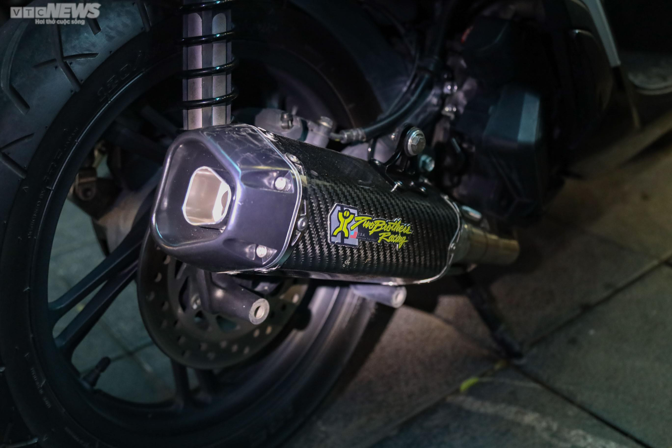 Cảnh sát hóa trang vây bắt 'quái xế' đua xe, nẹt pô gây náo loạn phố Hà Nội - 16