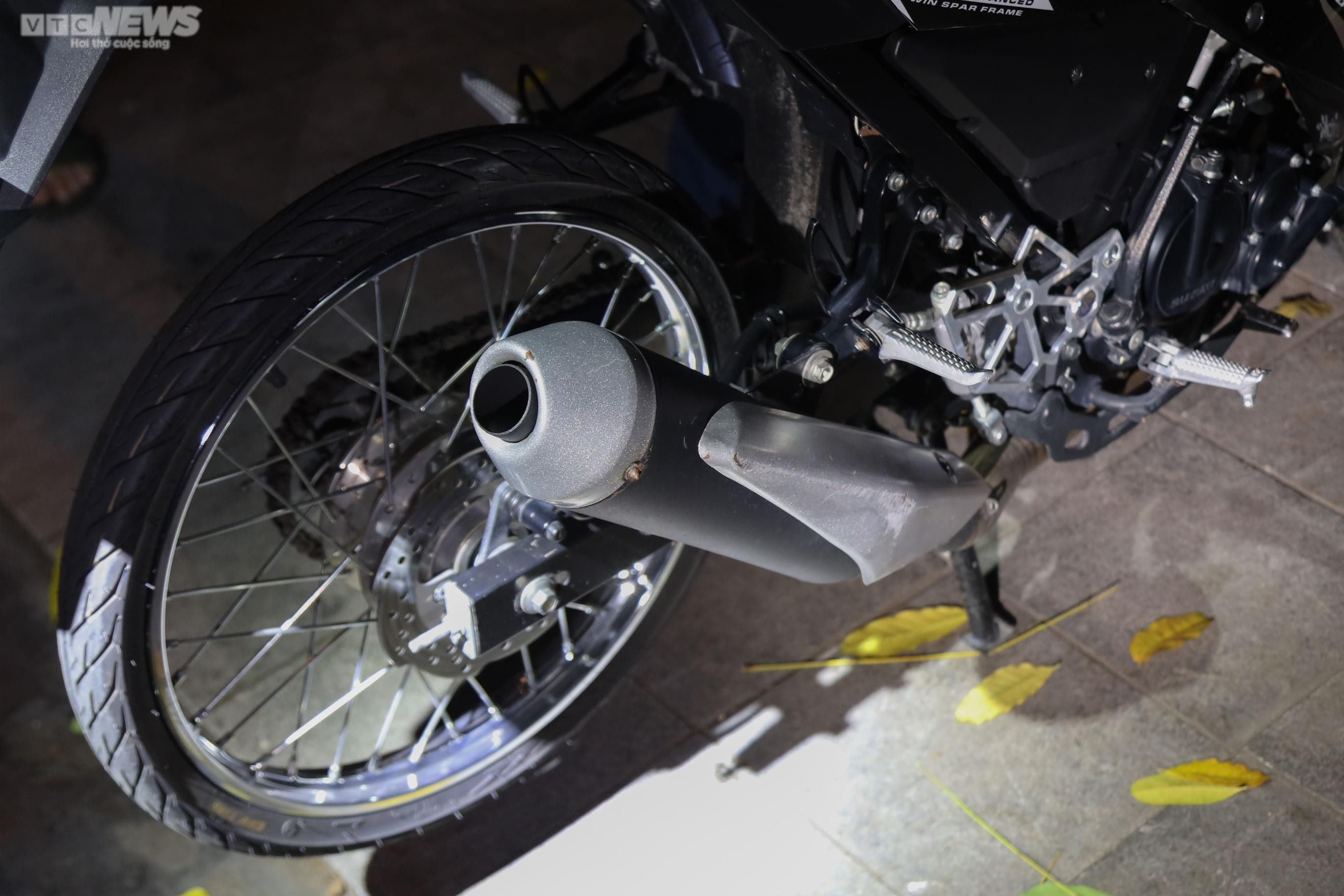 Cảnh sát hóa trang vây bắt 'quái xế' đua xe, nẹt pô gây náo loạn phố Hà Nội - 12