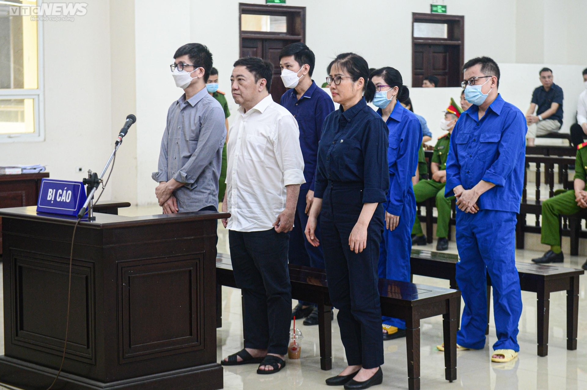 Hình ảnh phiên phúc thẩm cựu Chủ tịch AIC Nguyễn Thị Thanh Nhàn và 14 bị cáo - 2