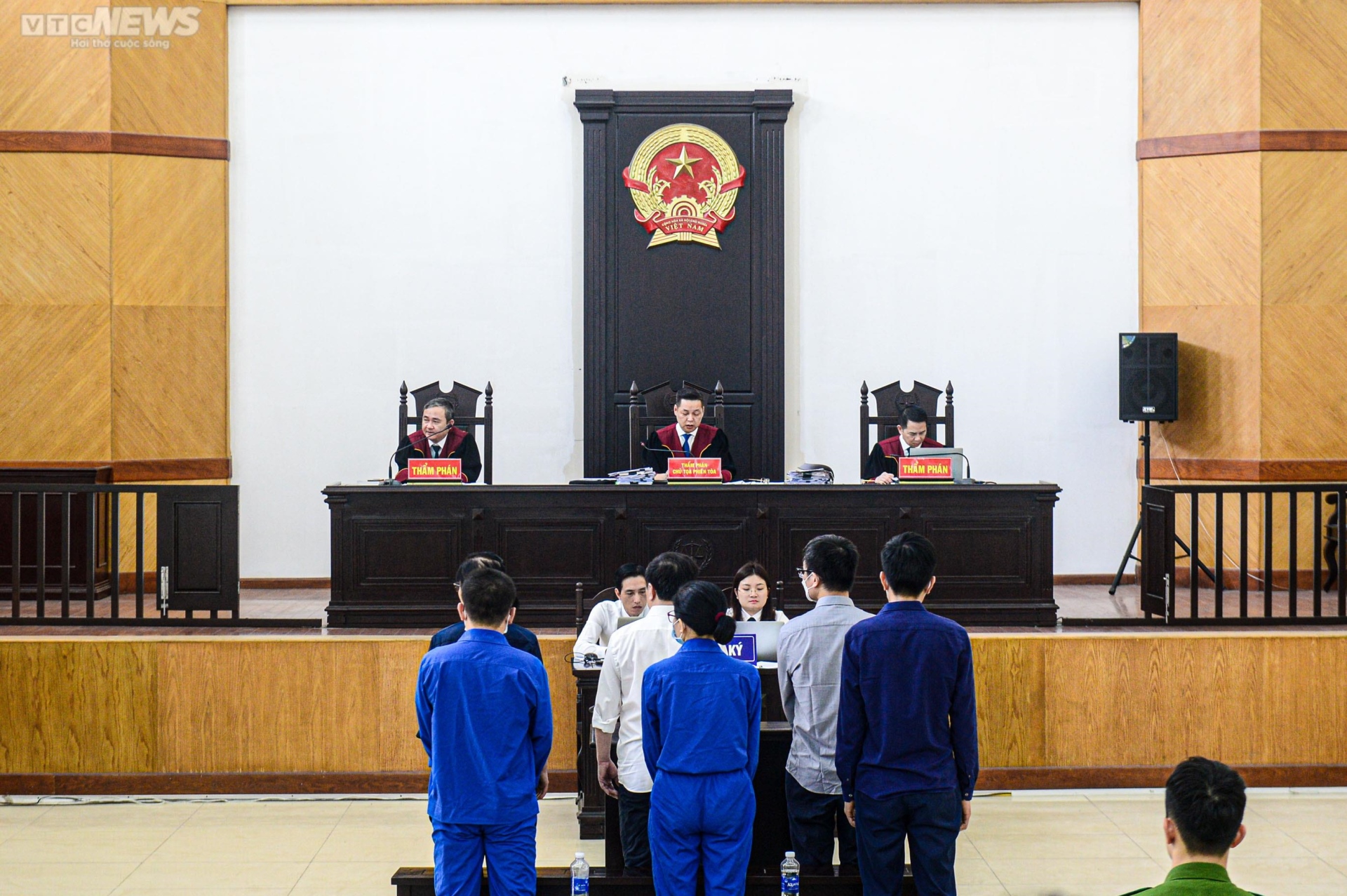 Hình ảnh phiên phúc thẩm cựu Chủ tịch AIC Nguyễn Thị Thanh Nhàn và 14 bị cáo - 14
