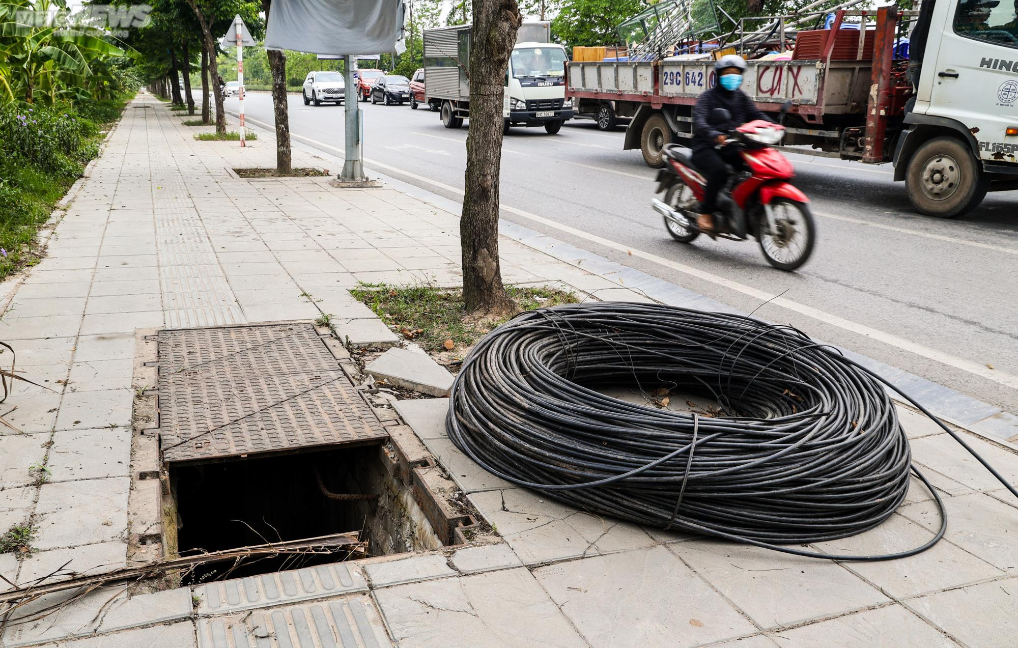 Hơn 40 hố ga mất nắp ‘bẫy’ người đi đường ở Hà Nội - 5
