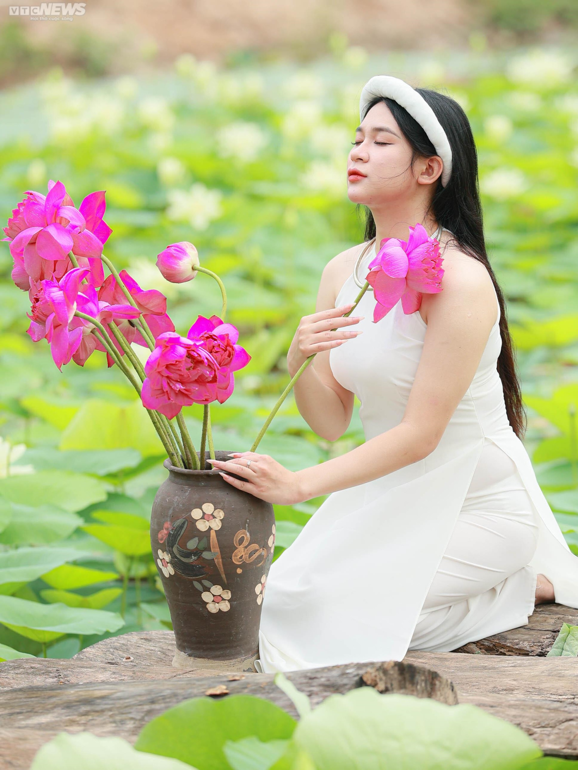 Ngắm cánh đồng sen đẹp hút hồn tại khuôn viên Học viện Nông nghiệp Việt Nam - 10