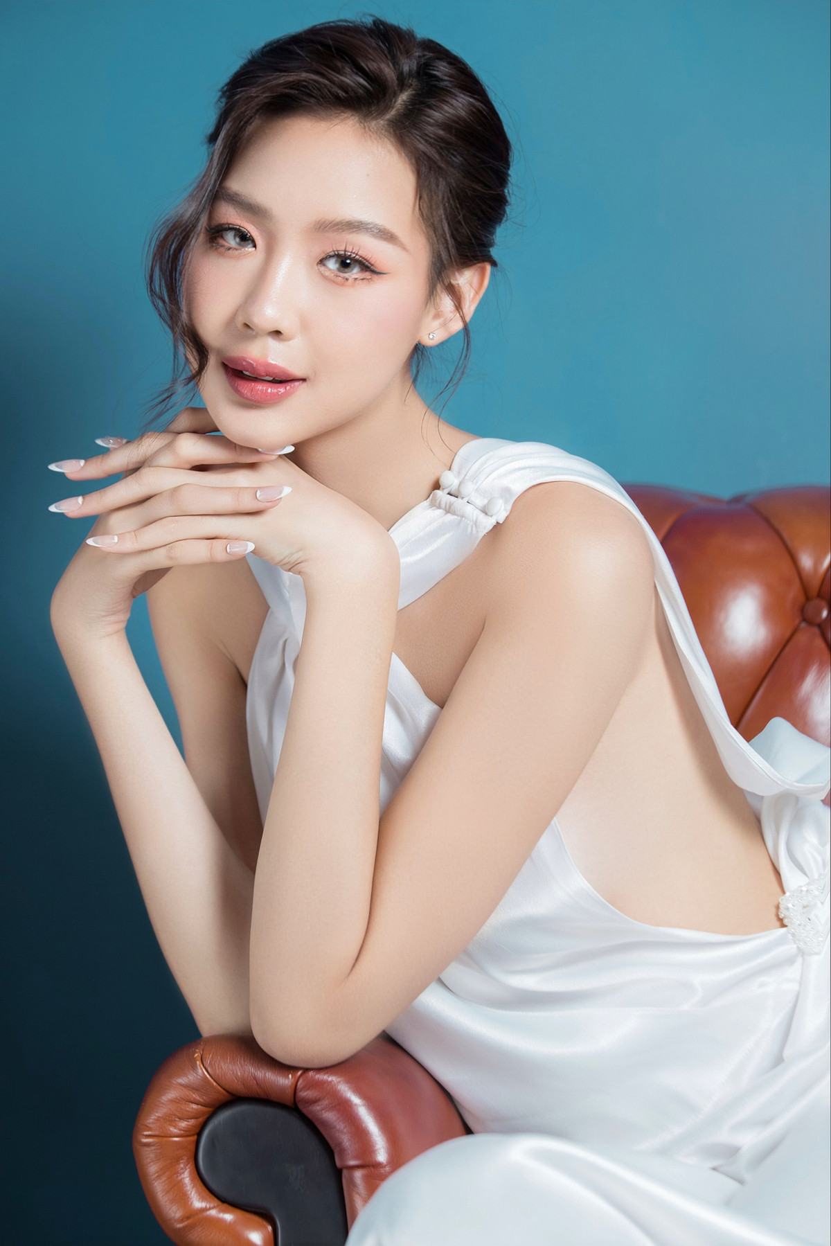 Nhan sắc Hoa hậu từng bị chê chiều cao ngoại cỡ, thân hình mỏng giờ ra sao? - 5