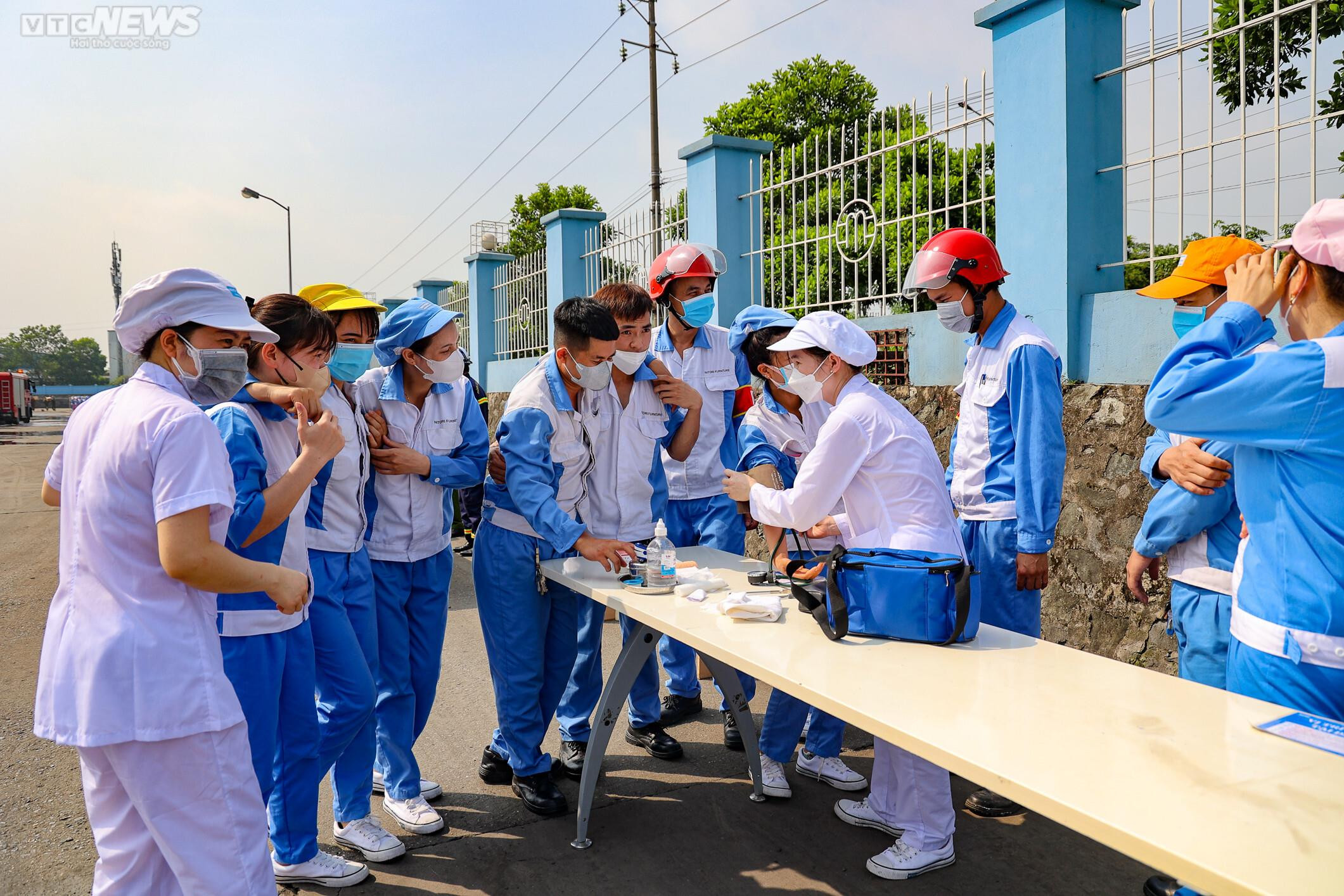 Hà Nội: Diễn tập phương án chữa cháy, tìm kiếm cứu nạn ở KCN Quang Minh - 11