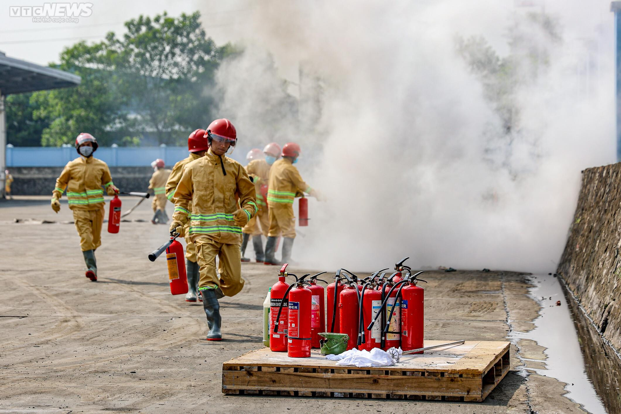 Hà Nội: Diễn tập phương án chữa cháy, tìm kiếm cứu nạn ở KCN Quang Minh - 4