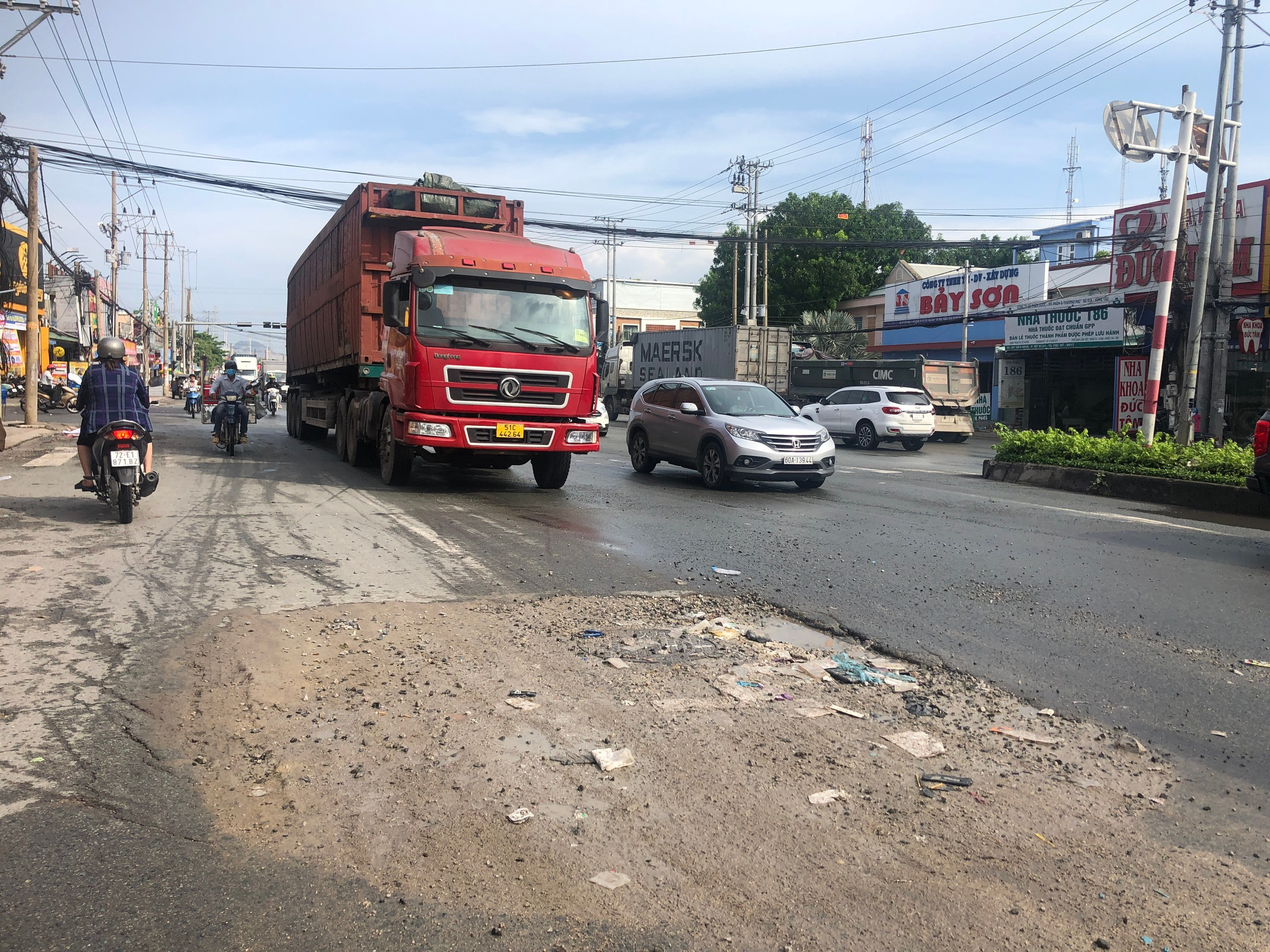 Bà Rịa - Vũng Tàu: Loạt ổ gà ‘bẫy' người đi đường trên quốc lộ 51 - 11