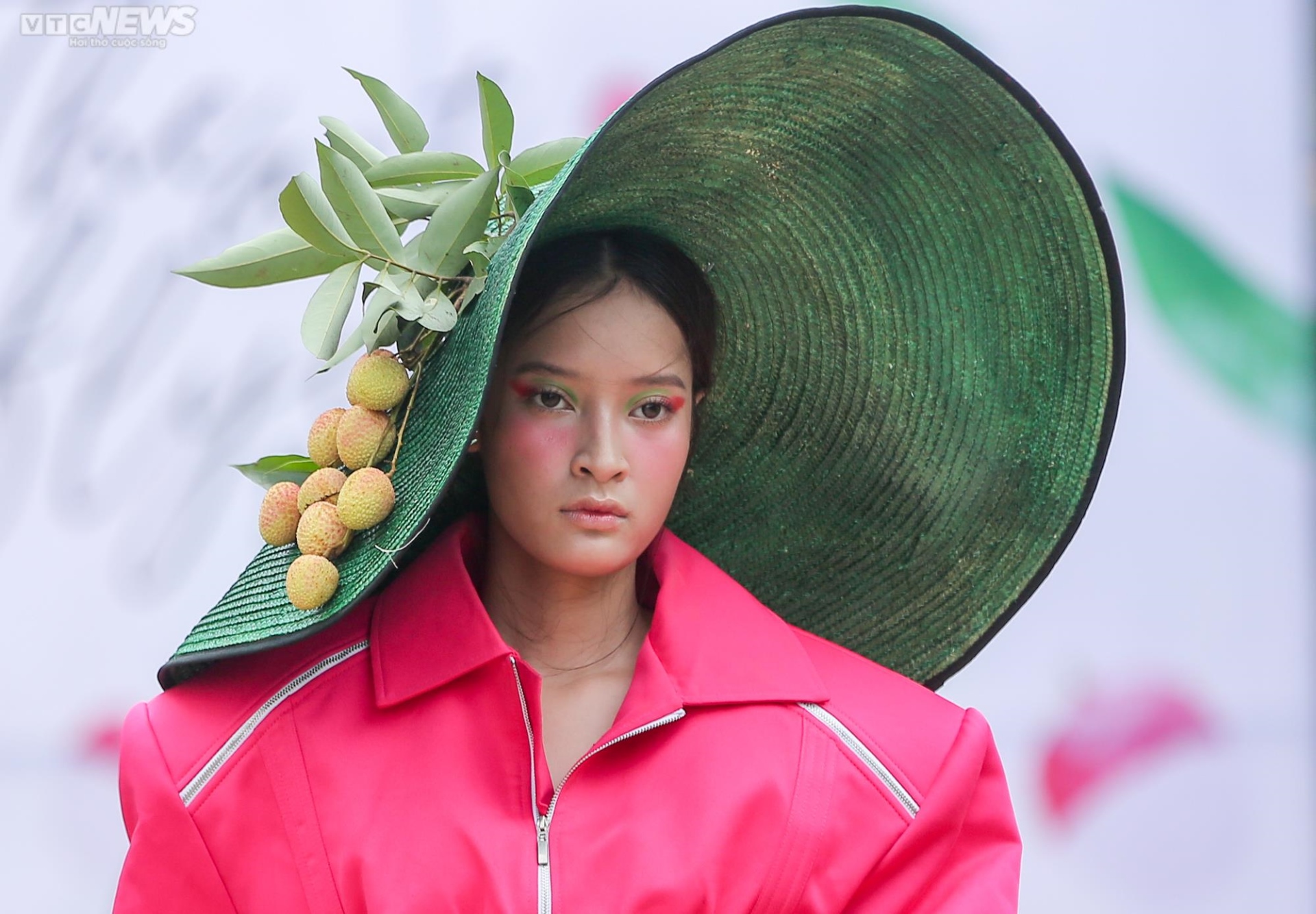 Độc đáo show thời trang chủ đề tôn vinh vải thiều Bắc Giang - 10