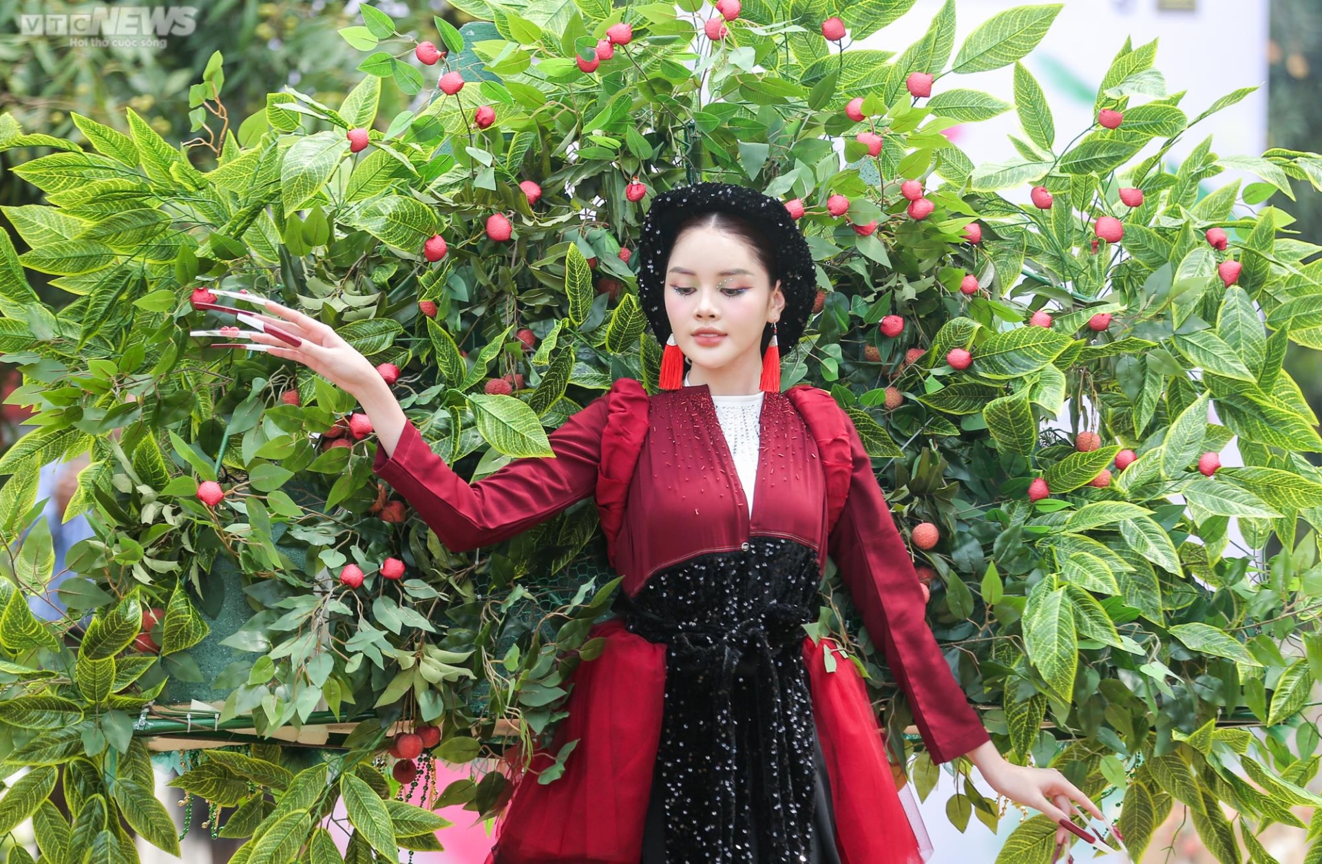 Độc đáo show thời trang chủ đề tôn vinh vải thiều Bắc Giang - 8