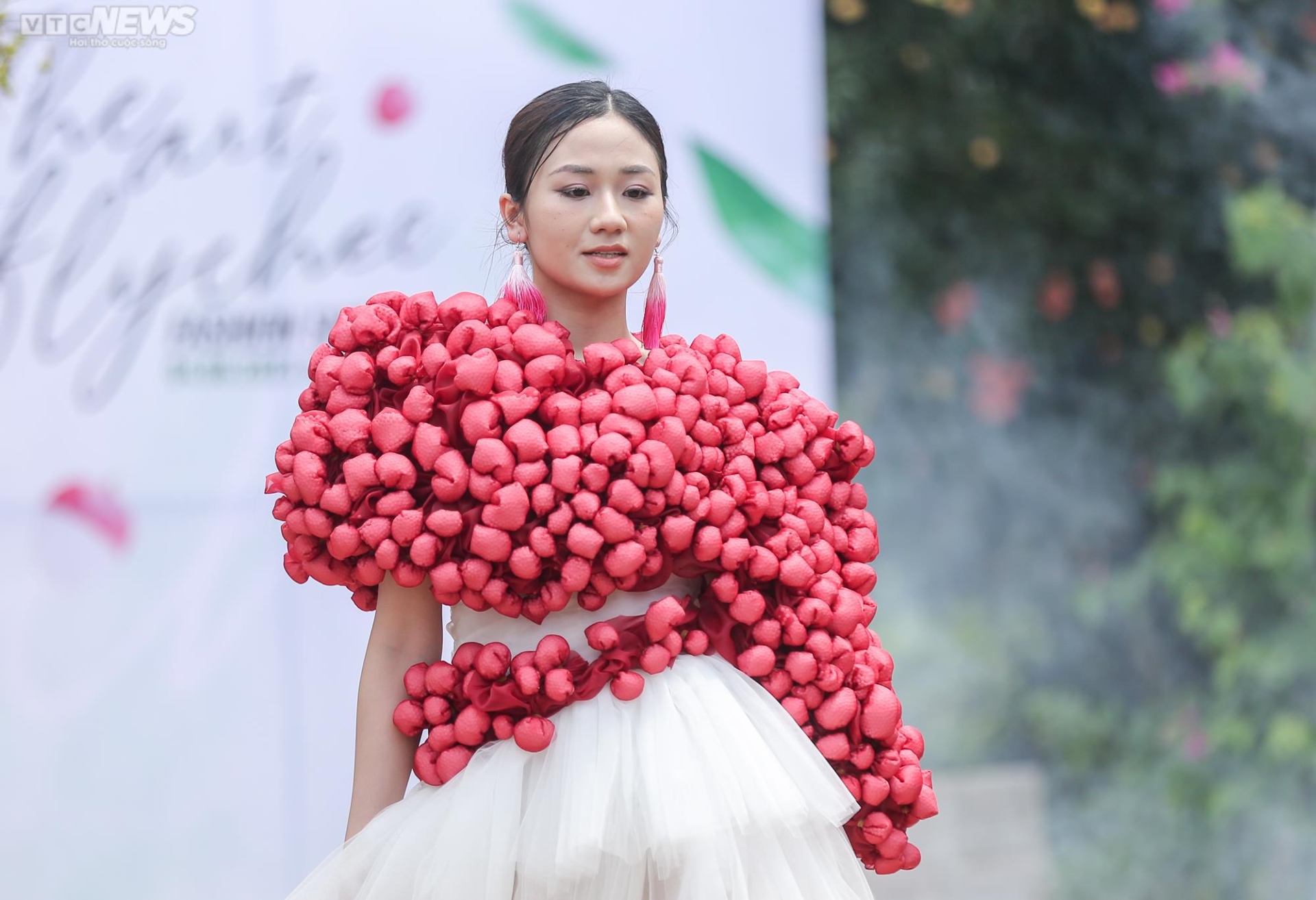 Độc đáo show thời trang chủ đề tôn vinh vải thiều Bắc Giang - 9