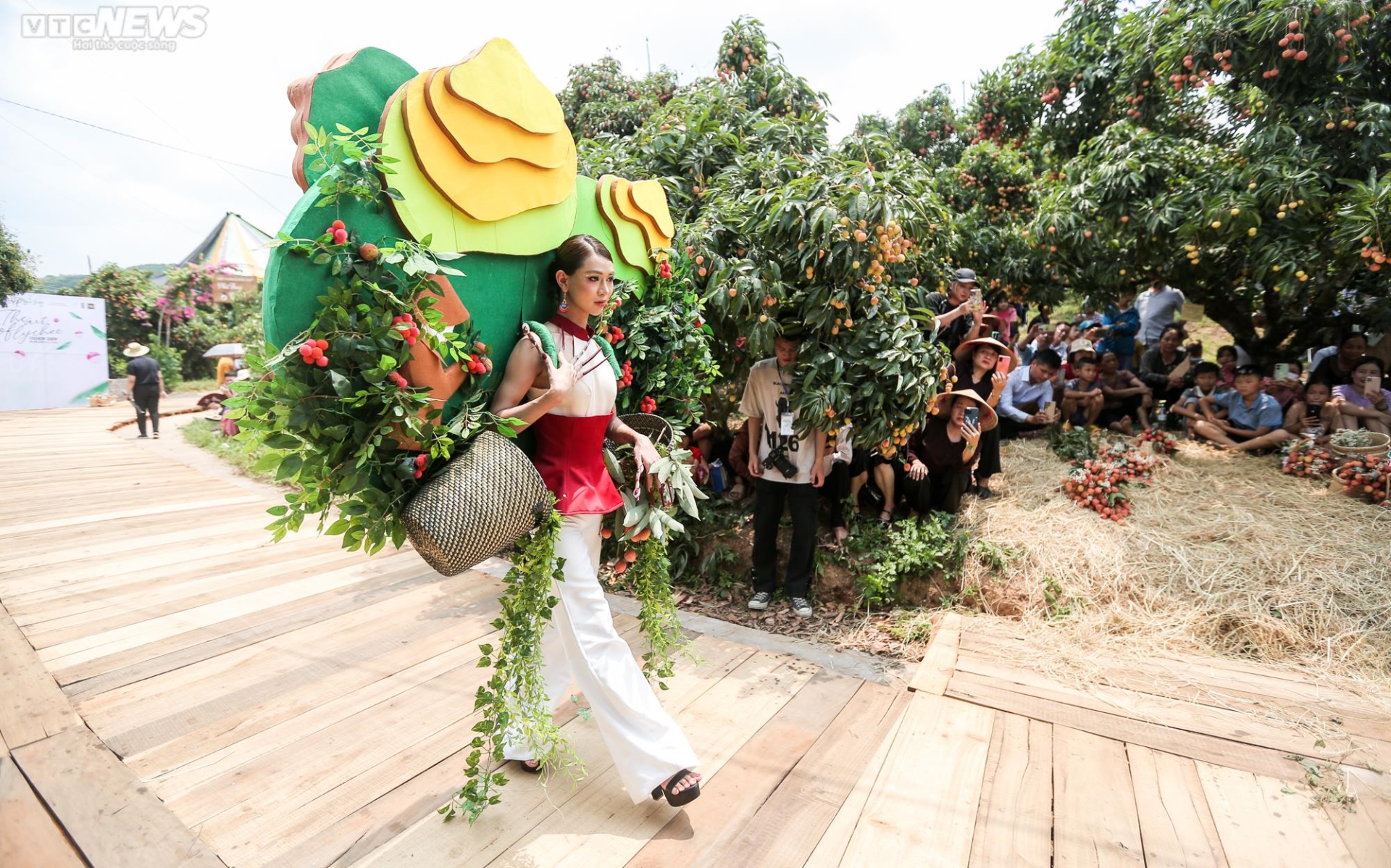 Độc đáo show thời trang chủ đề tôn vinh vải thiều Bắc Giang - 7