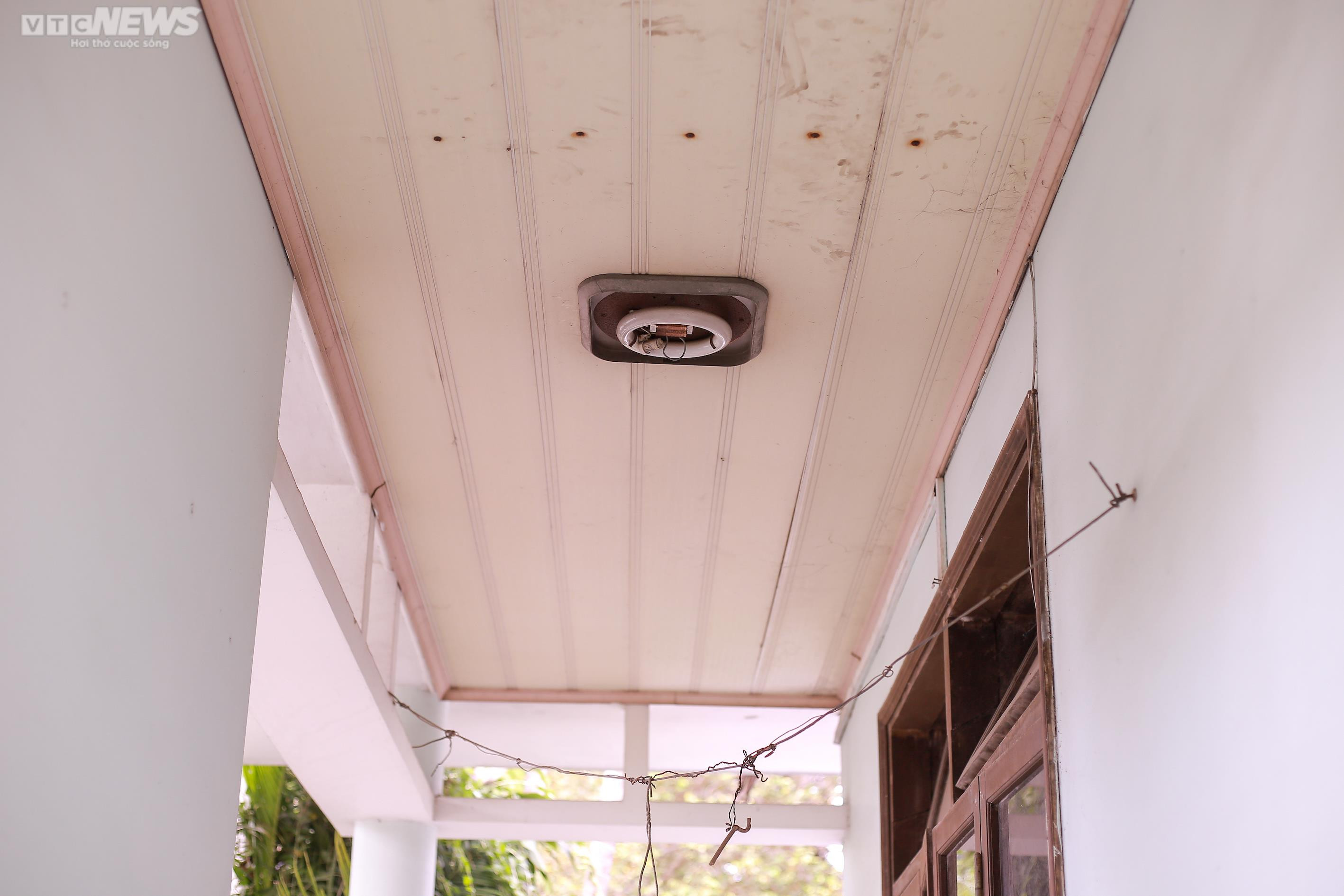 Cận cảnh loạt nhà công sản bỏ hoang trên khu đất vàng trung tâm TP Huế - 9