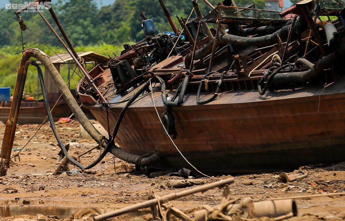 Sông Đà cạn trơ đáy: Người dân bất lực nhìn cá, hoa màu chết khô - 7
