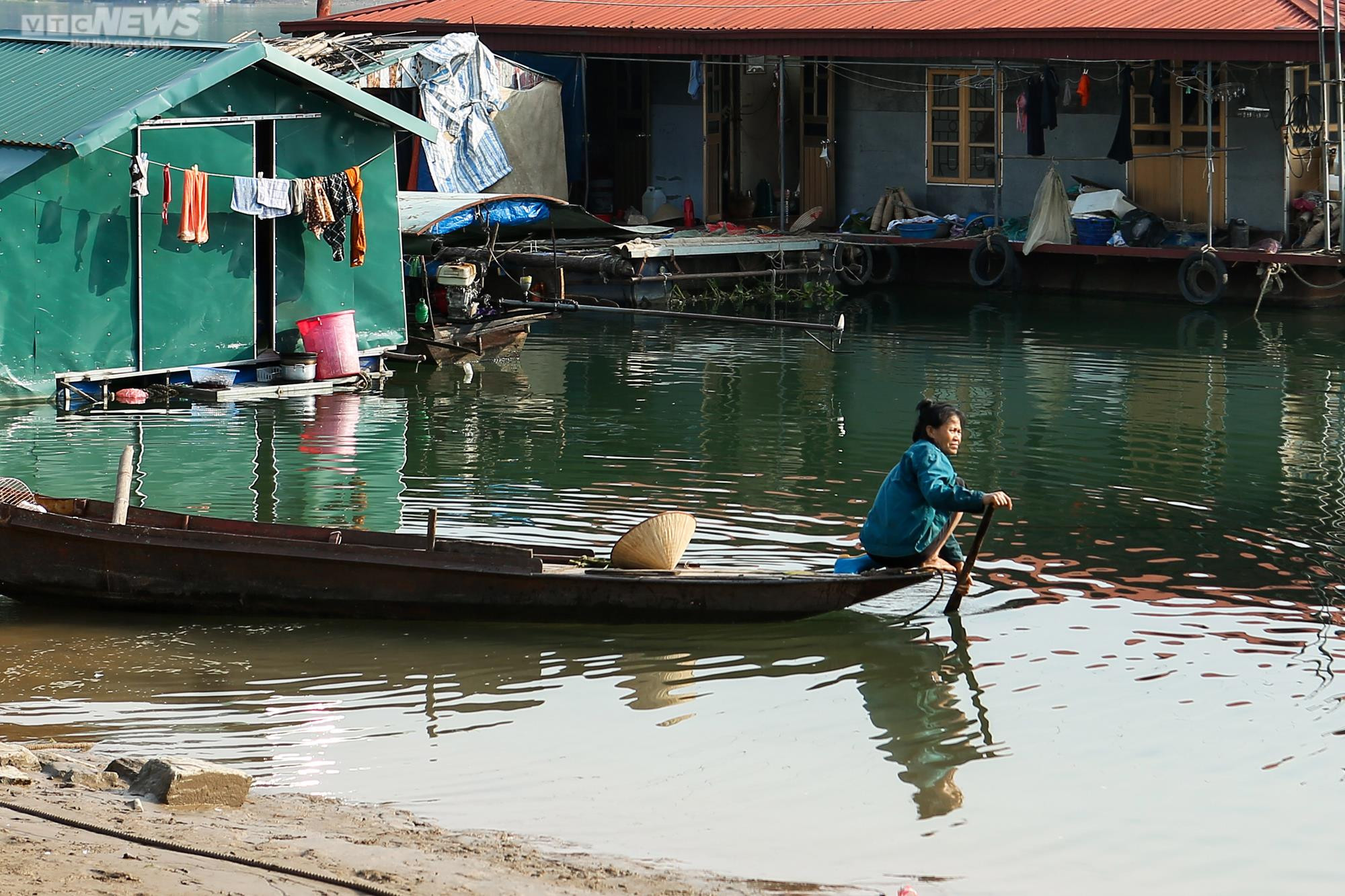 'Từ thời cha sinh mẹ đẻ, đây là lần thứ 2 tôi đi bộ được dưới đáy sông Đà' - 7