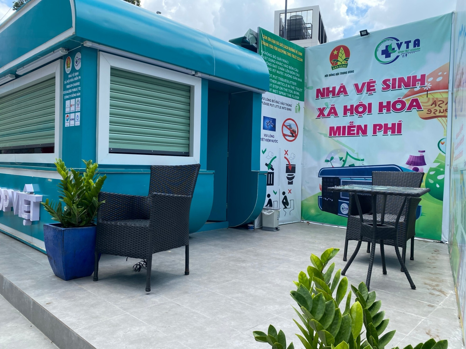 Cận cảnh nhà vệ sinh công cộng ‘5 sao’ ở TP.HCM - 5