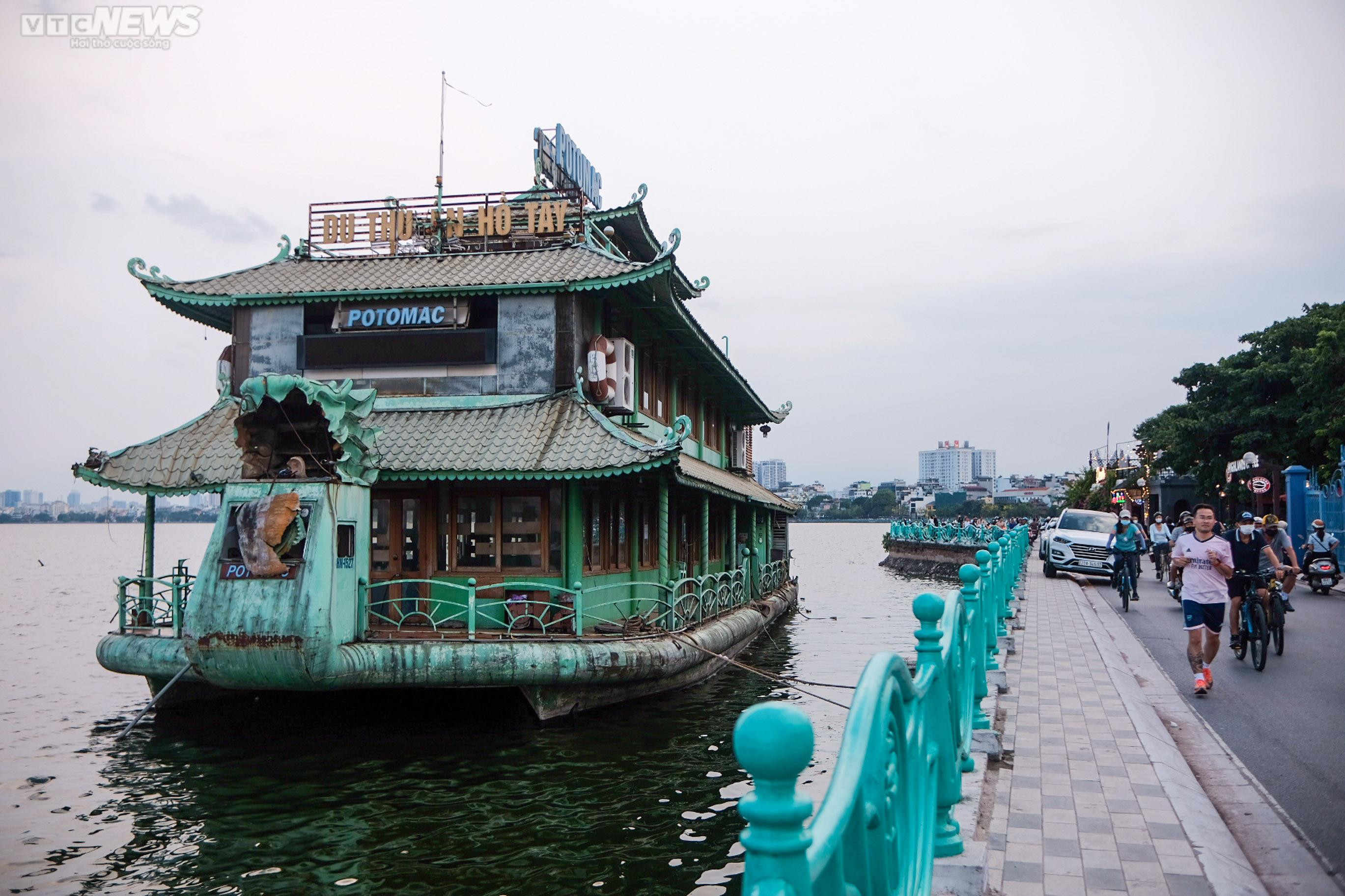 Sau đợt cưỡng chế, nhiều công trình nhếch nhác vẫn án ngữ ở Hồ Tây - 2