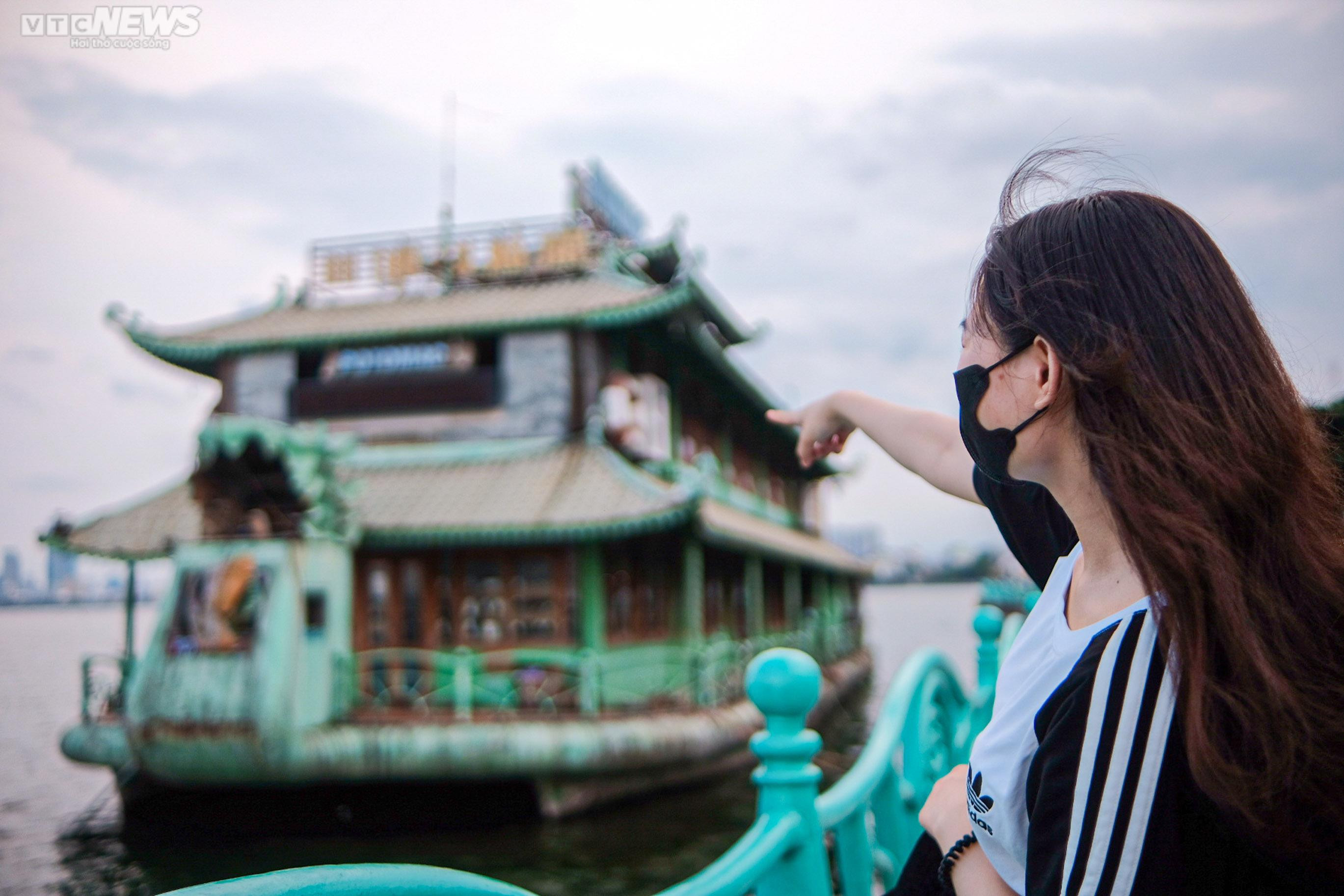 Sau đợt cưỡng chế, nhiều công trình nhếch nhác vẫn án ngữ ở Hồ Tây - 5