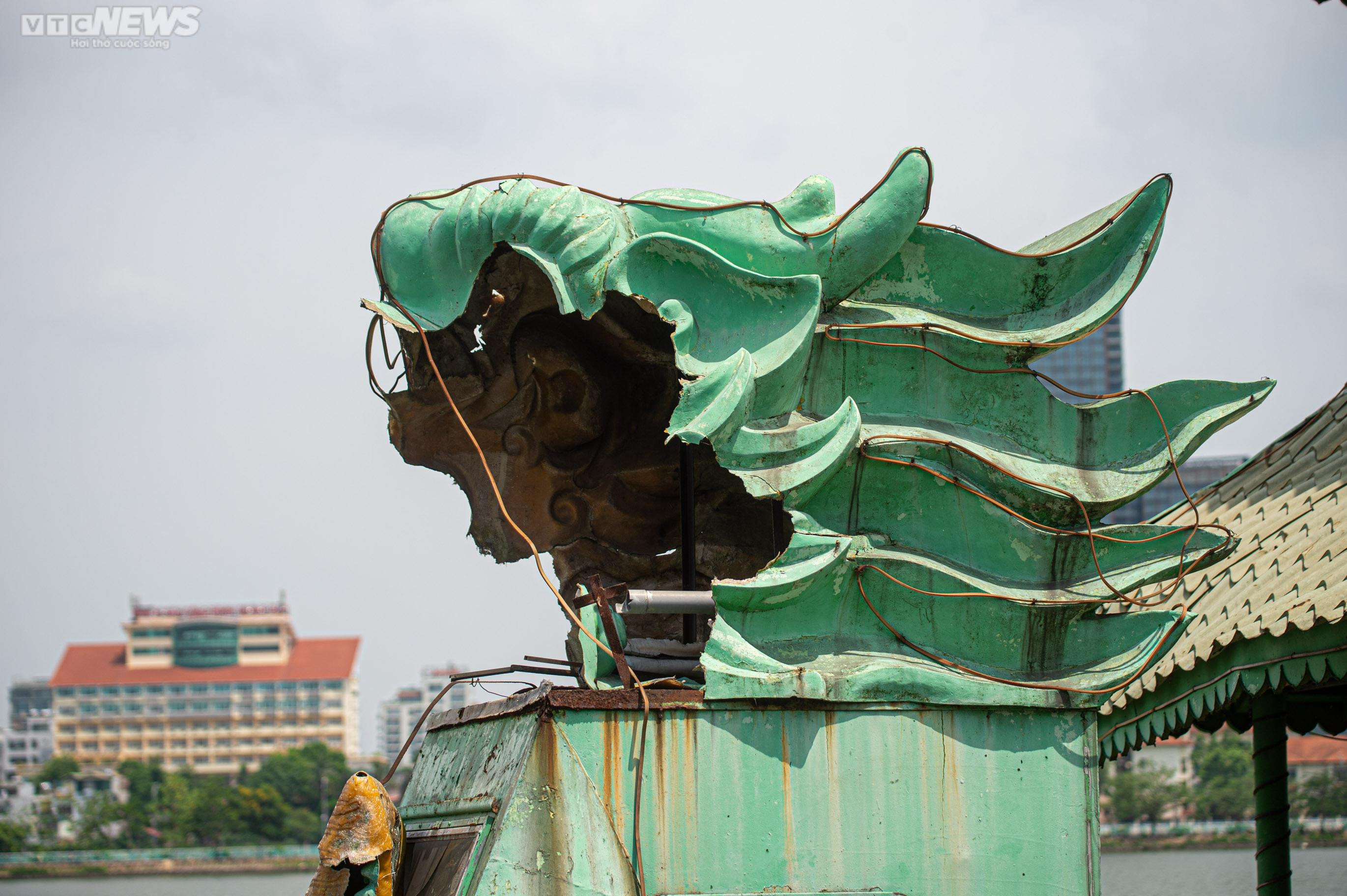 Sau đợt cưỡng chế, nhiều công trình nhếch nhác vẫn án ngữ ở Hồ Tây - 4