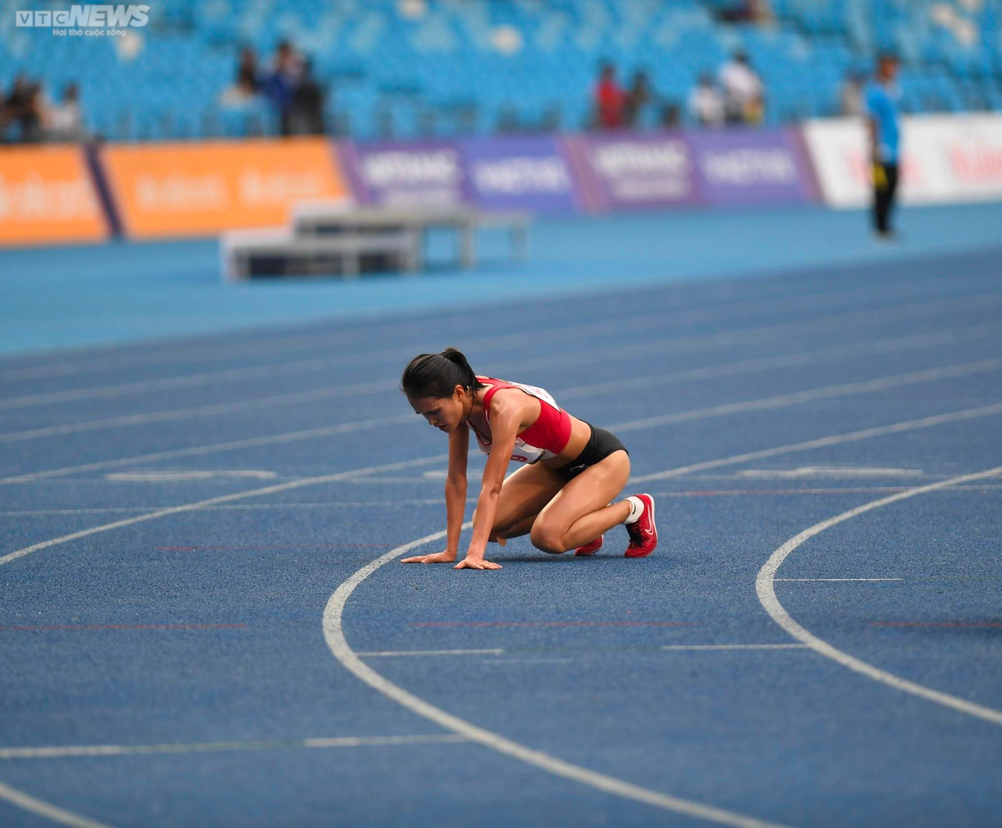 Cuộc đua vì màu cờ, sắc áo, vì danh dự bản thân - 1