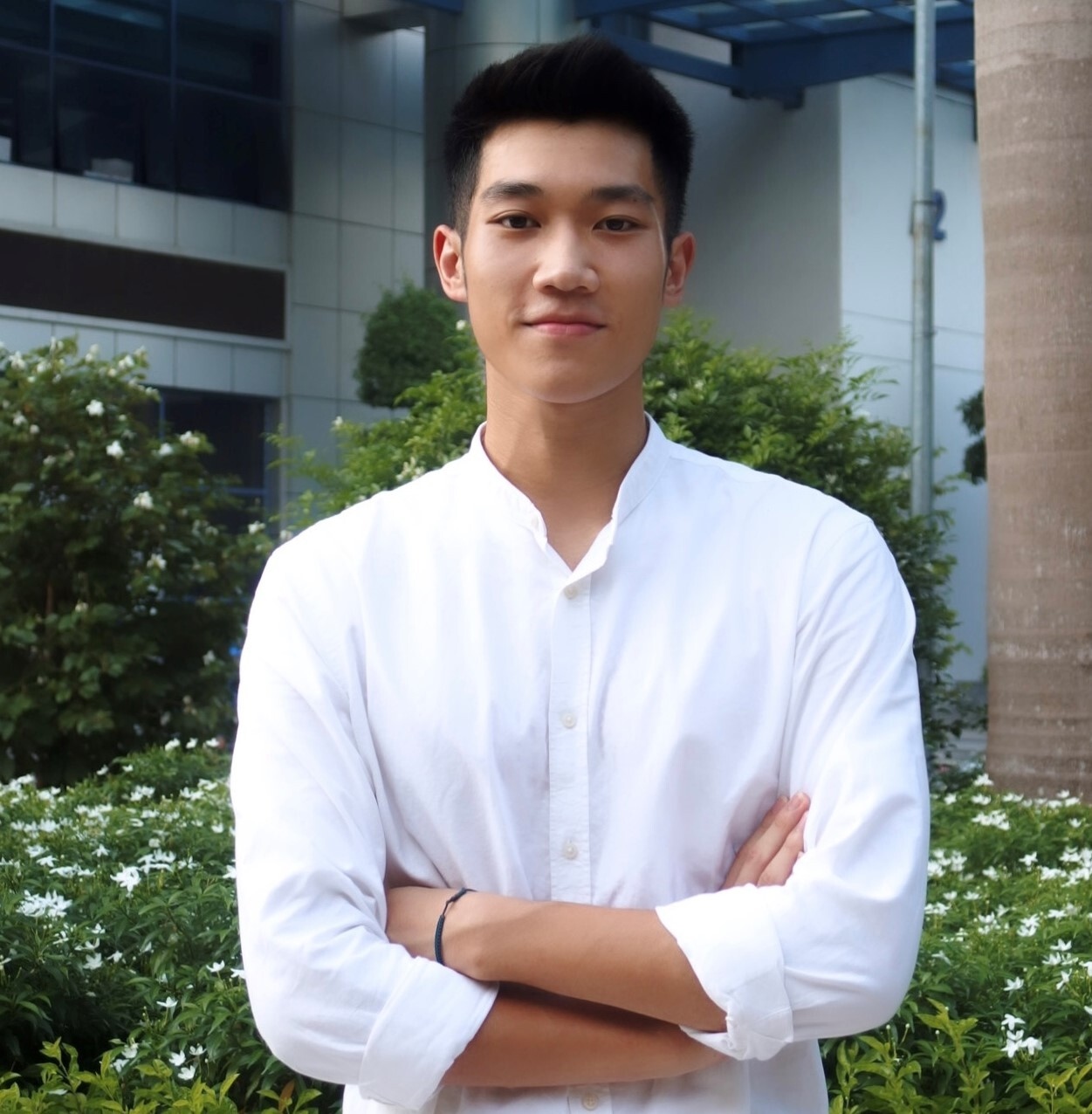 Nam vương trường Đại học Kinh tế Quốc dân: 'Tôi từng sợ đứng trước đám đông' - 6
