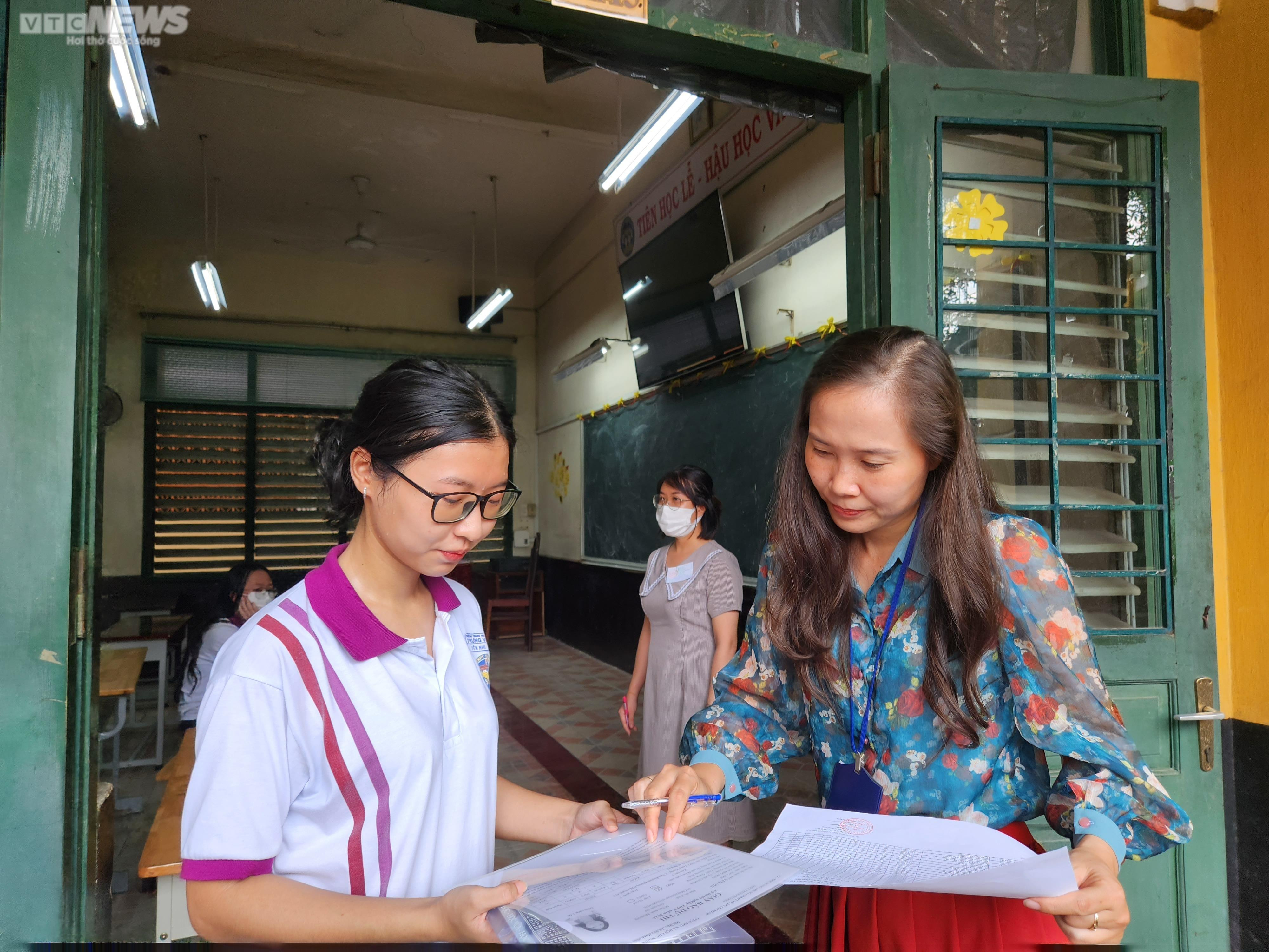 Hơn 1 triệu thí sinh làm thủ tục dự thi tốt nghiệp THPT 2023 - 6