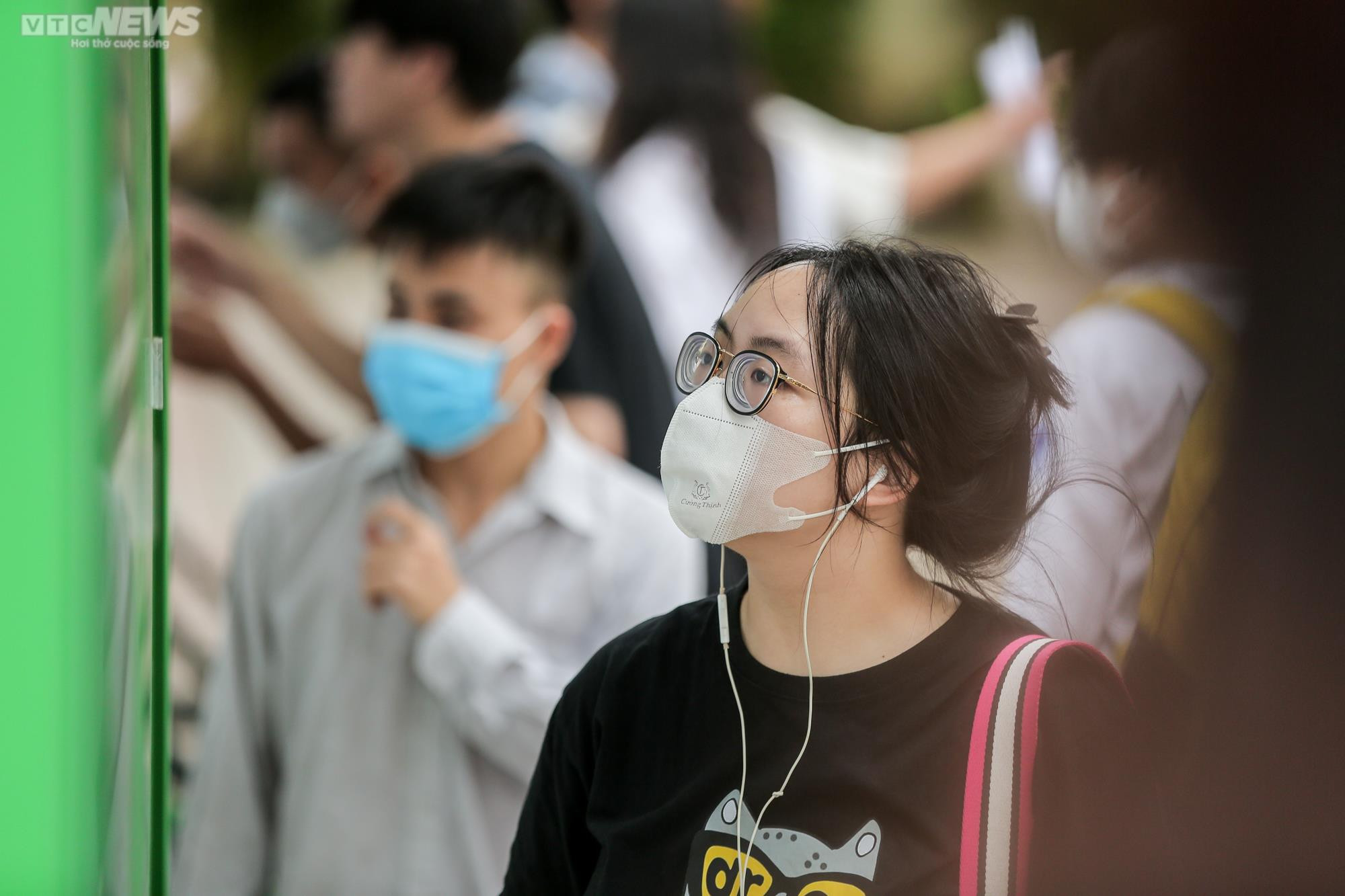 Hơn 1 triệu thí sinh làm thủ tục dự thi tốt nghiệp THPT 2023 - 28