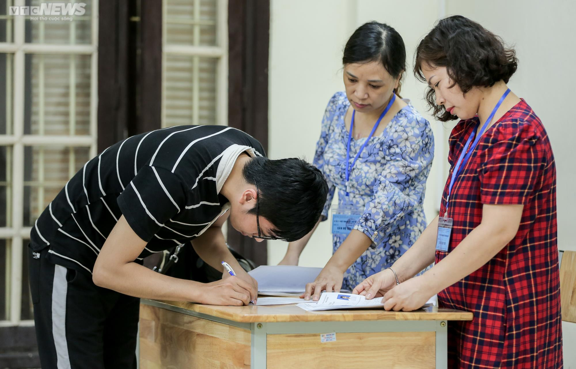 Hơn 1 triệu thí sinh làm thủ tục dự thi tốt nghiệp THPT 2023 - 33