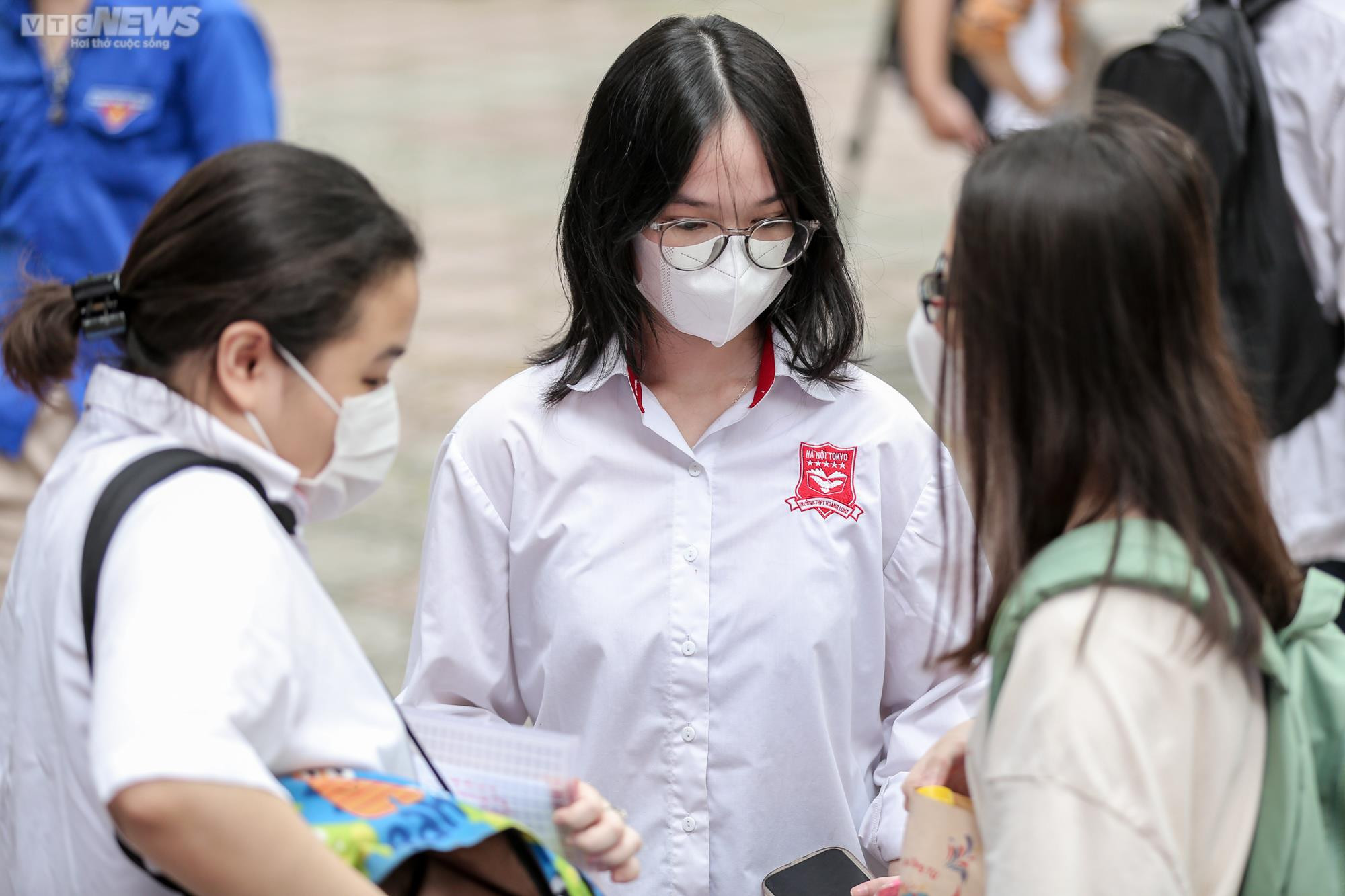 Hơn 1 triệu thí sinh làm thủ tục dự thi tốt nghiệp THPT 2023 - 24