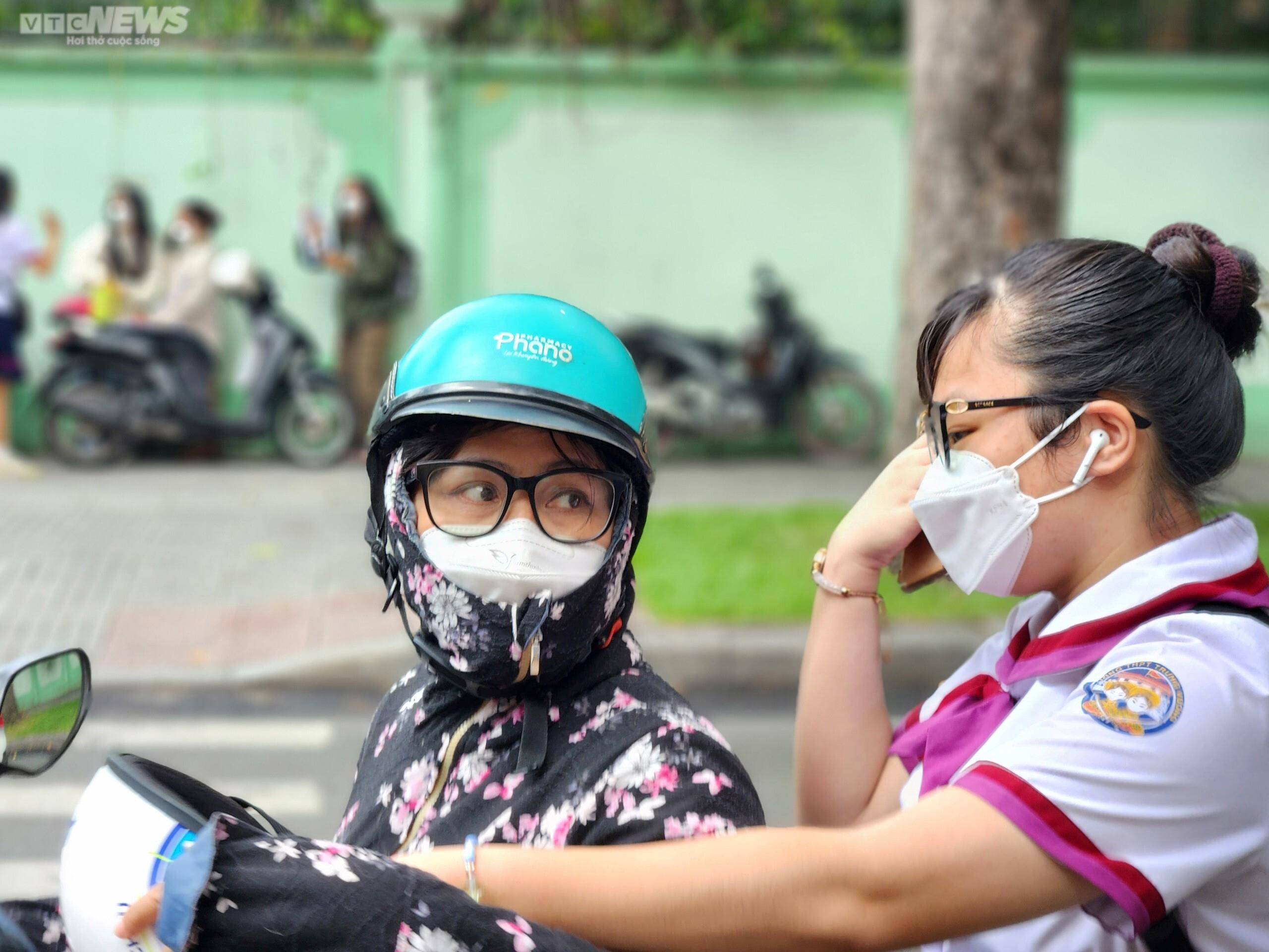 Hơn 1 triệu thí sinh làm thủ tục dự thi tốt nghiệp THPT 2023 - 2