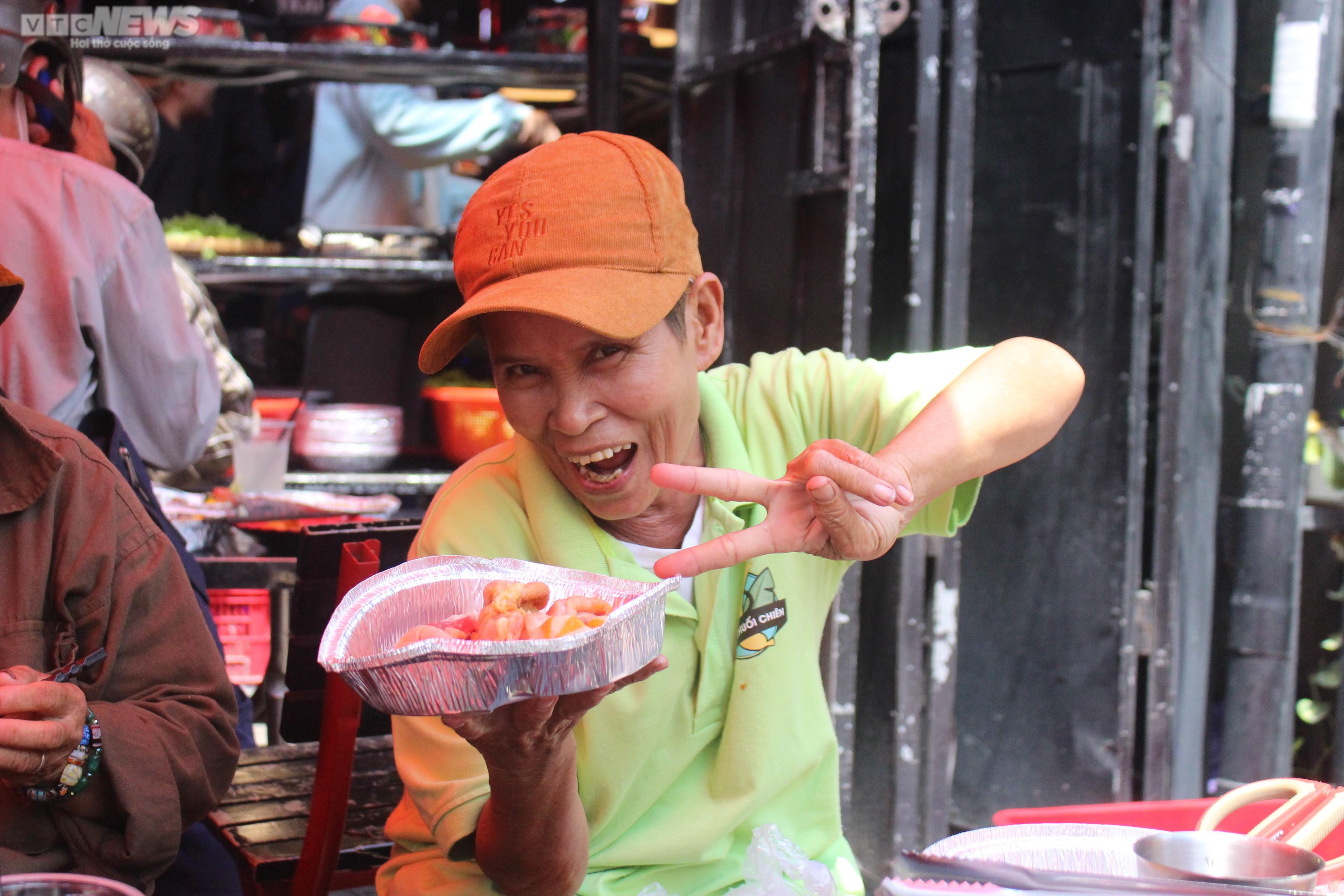 Nhà hàng buffet 1.000 đồng dành cho người nghèo ở TP.HCM - 5