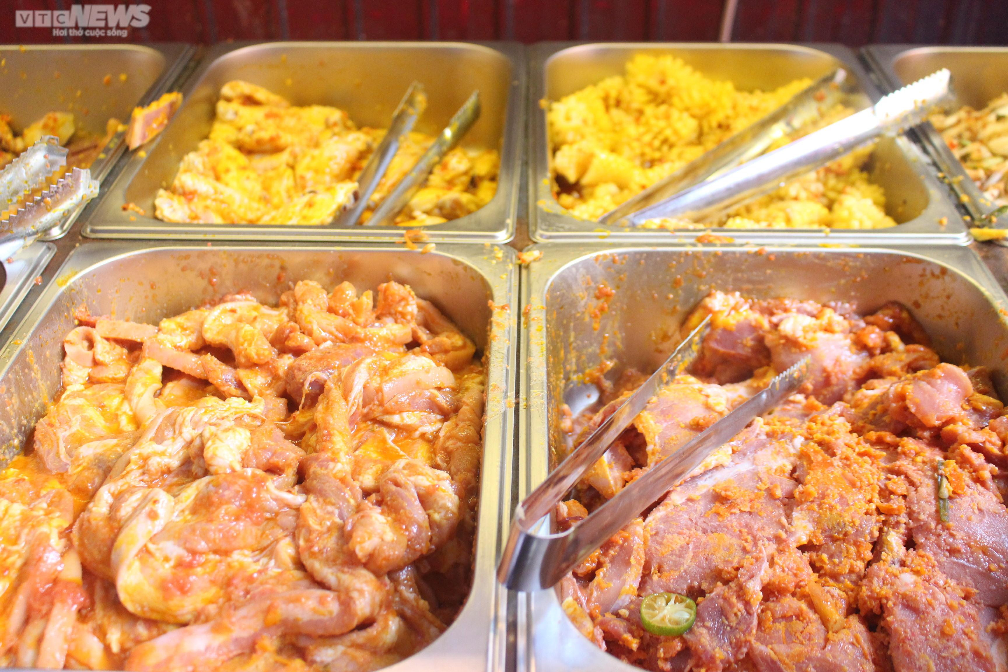 Nhà hàng buffet 1.000 đồng dành cho người nghèo ở TP.HCM - 10