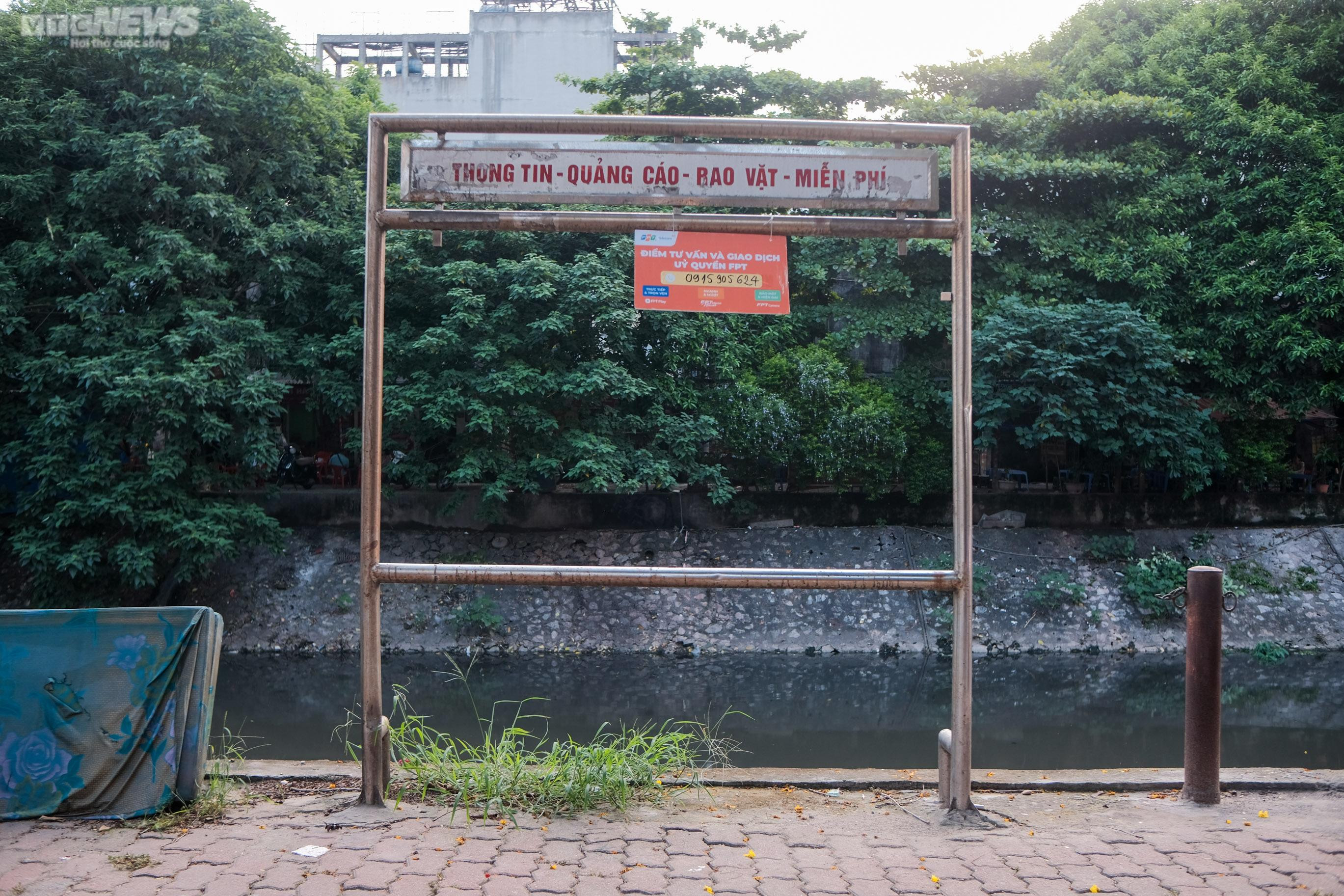 Hà Nội: Cảnh nhếch nhác, lấn chiếm tràn lan 2 bên vỉa hè sông Kim Ngưu - 14