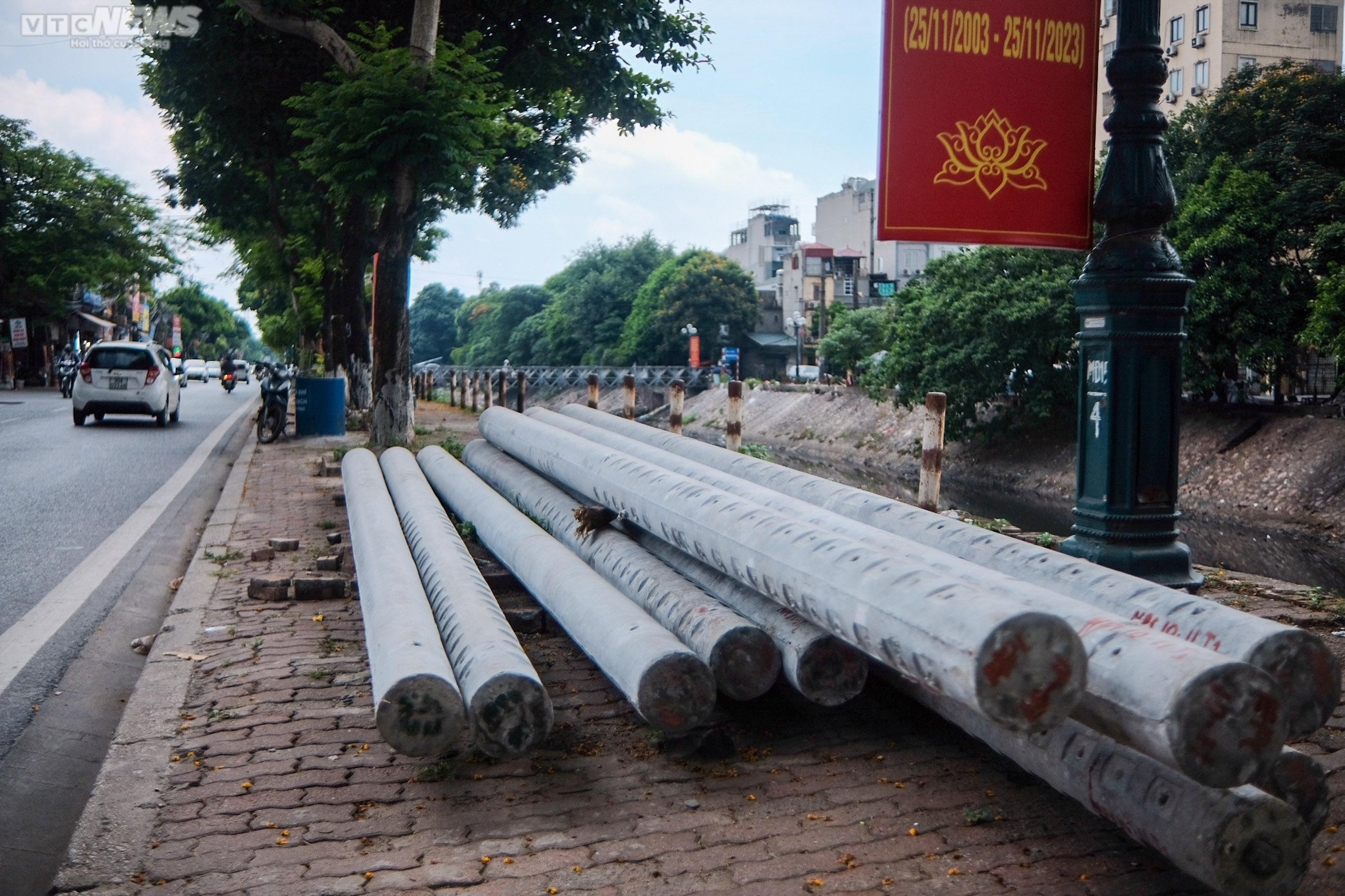 Hà Nội: Cảnh nhếch nhác, lấn chiếm tràn lan 2 bên vỉa hè sông Kim Ngưu - 11