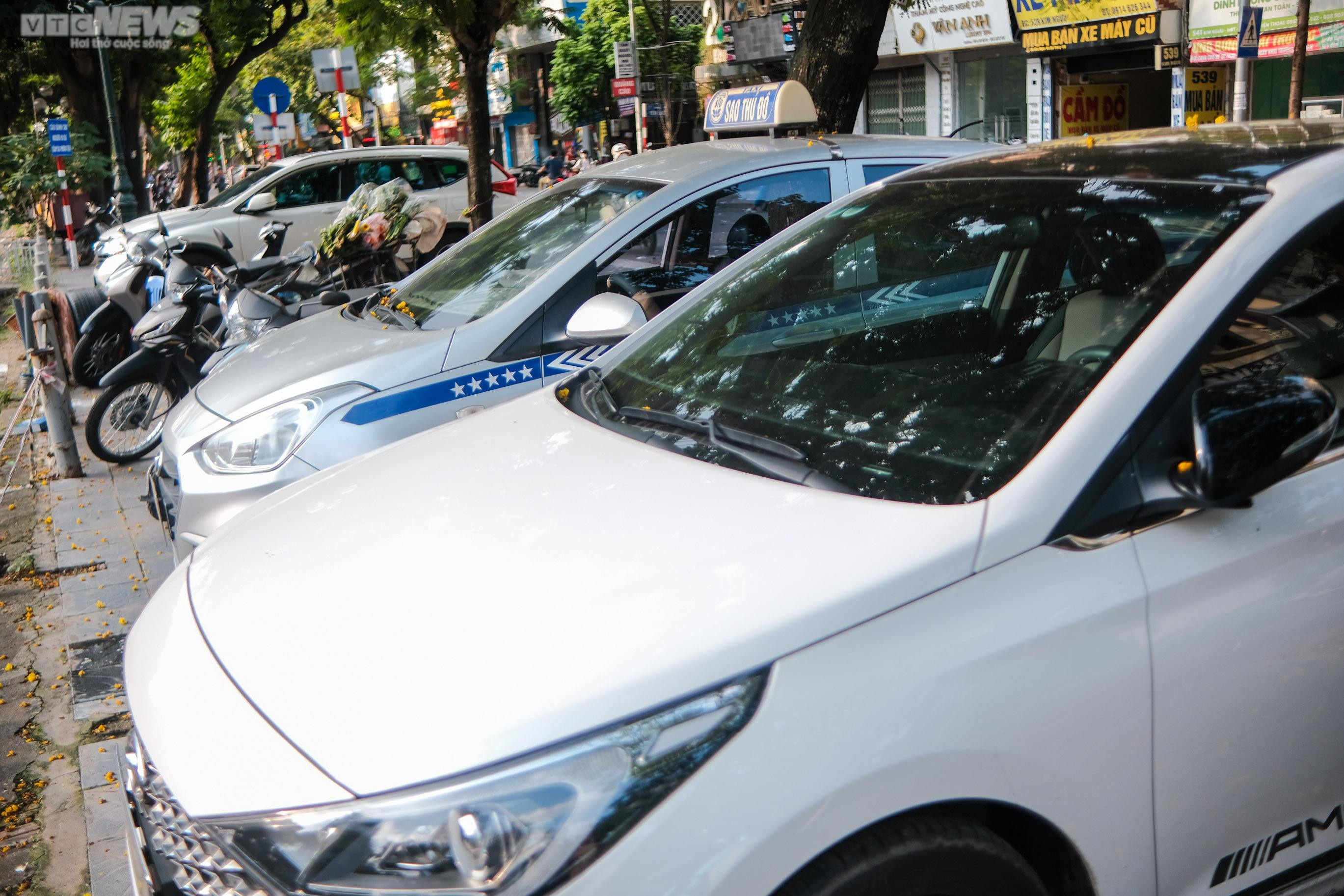 Hà Nội: Cảnh nhếch nhác, lấn chiếm tràn lan 2 bên vỉa hè sông Kim Ngưu - 9