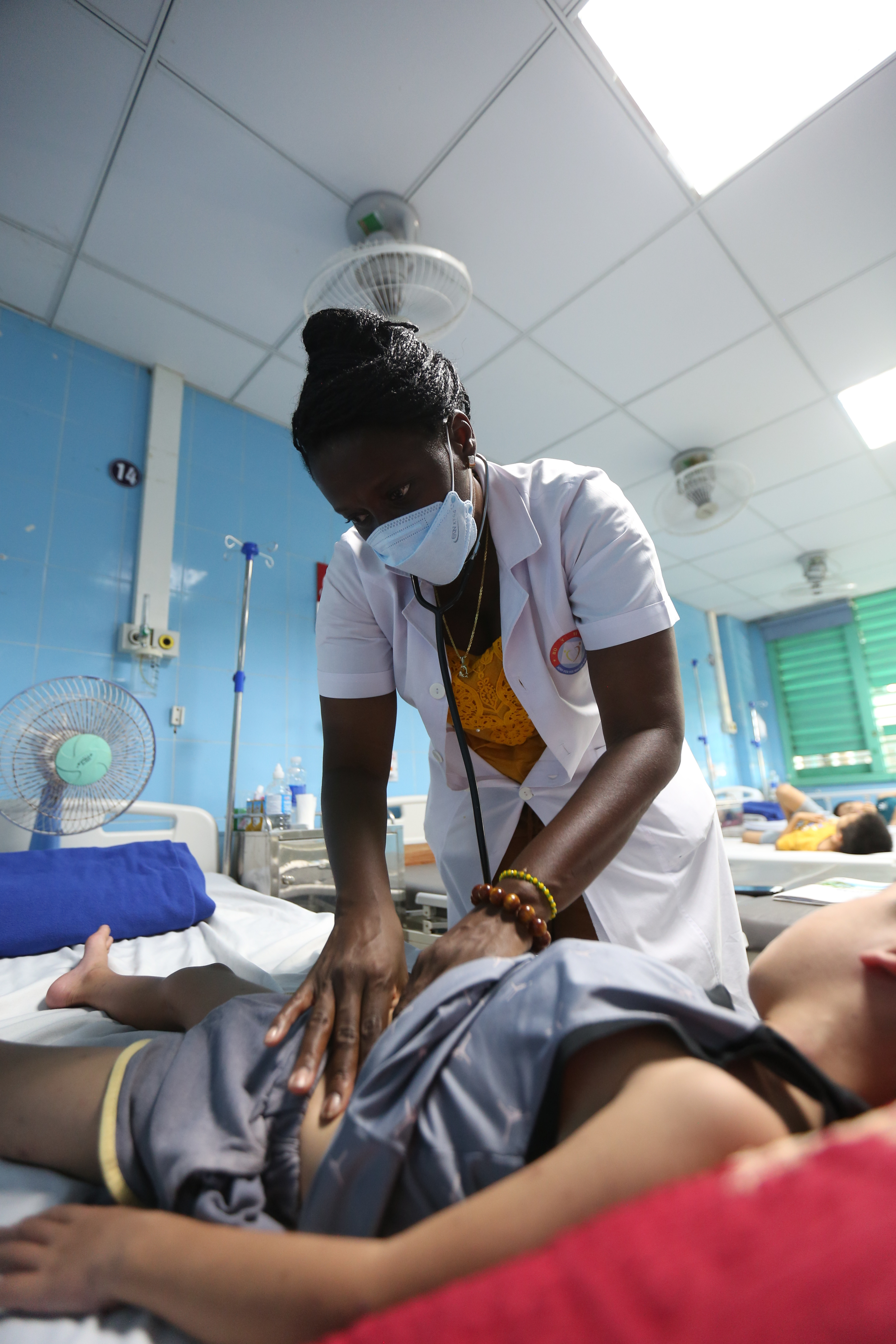 Ngày trực đặc biệt của nữ bác sĩ Cuba - 11