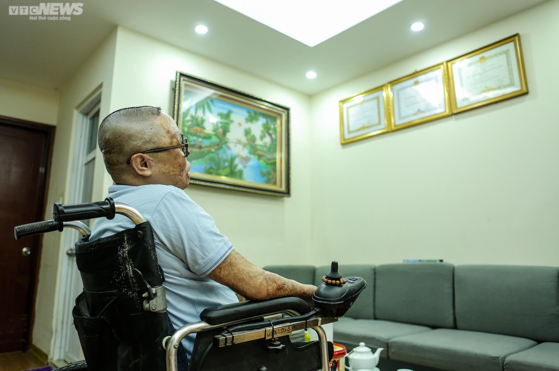 Chiến sỹ sống sót trong vụ rơi trực thăng ở Hòa Lạc: ‘Tôi nhớ bầu trời da diết’ - 2