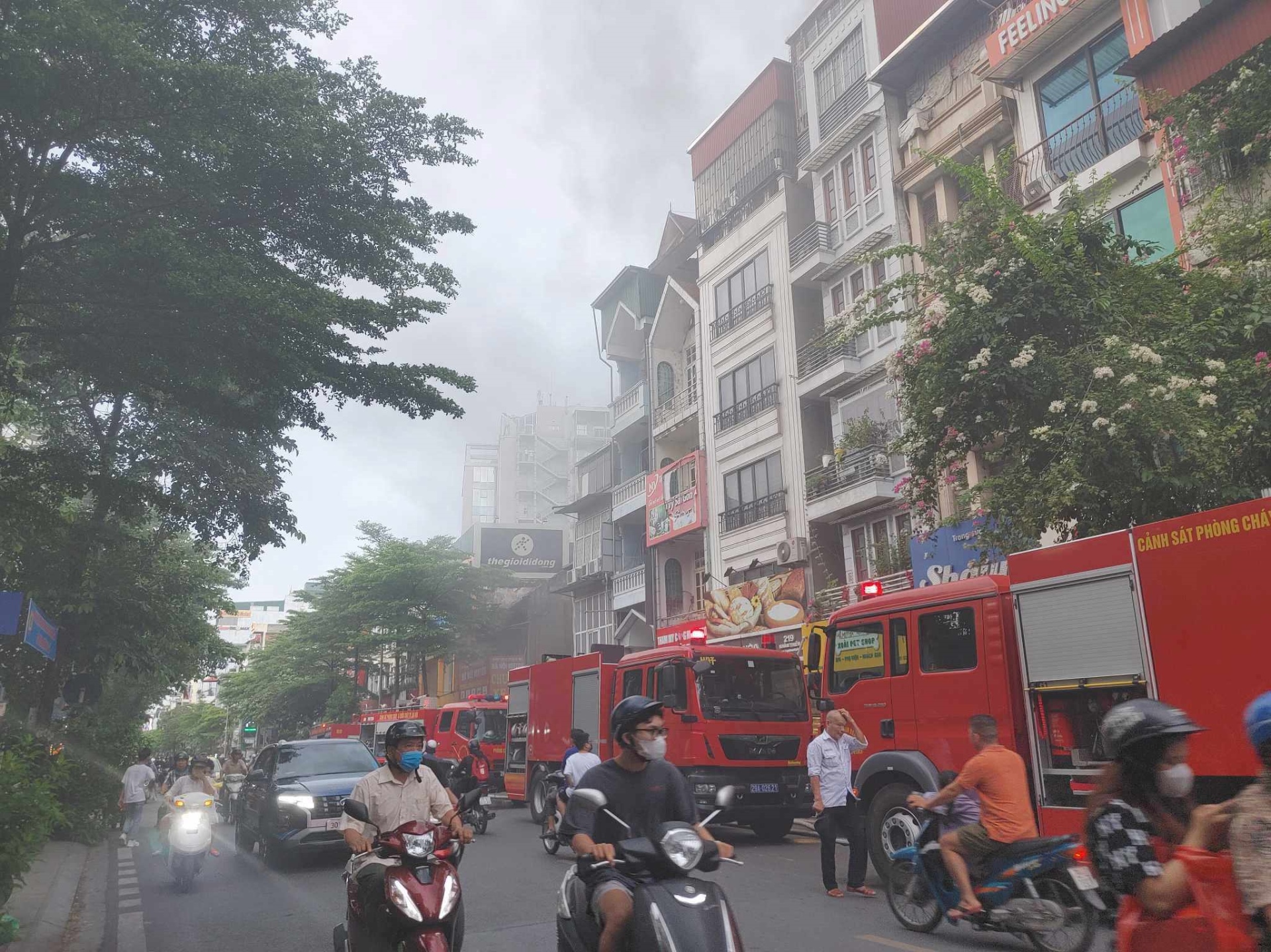 Hiện trường vụ cháy nhà, 3 người chết ở Hà Nội - 2