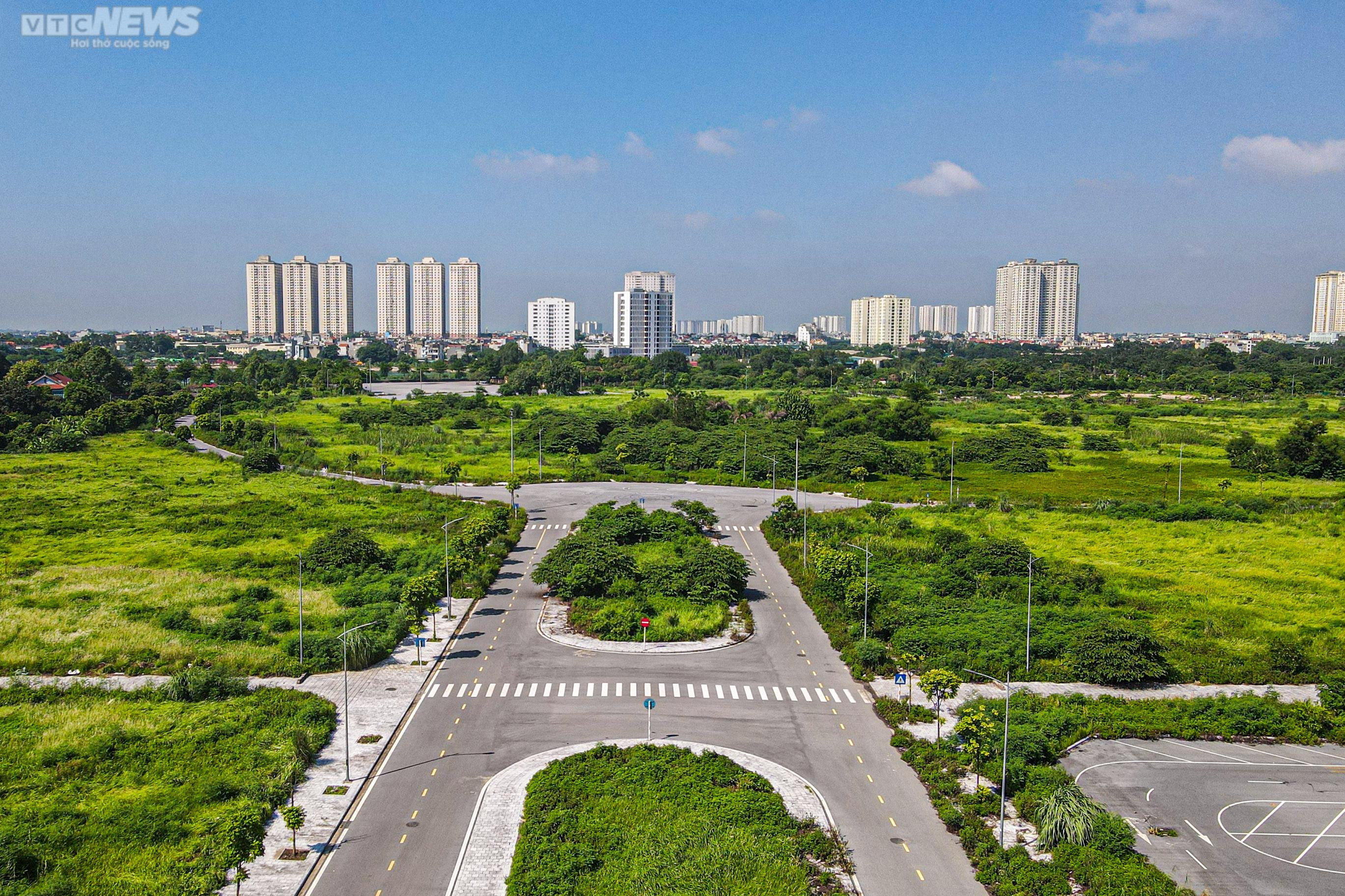 Sau 7 năm quy hoạch, công viên gần 100 ha thành nơi tập kết rác thải, dạy lái xe - 5