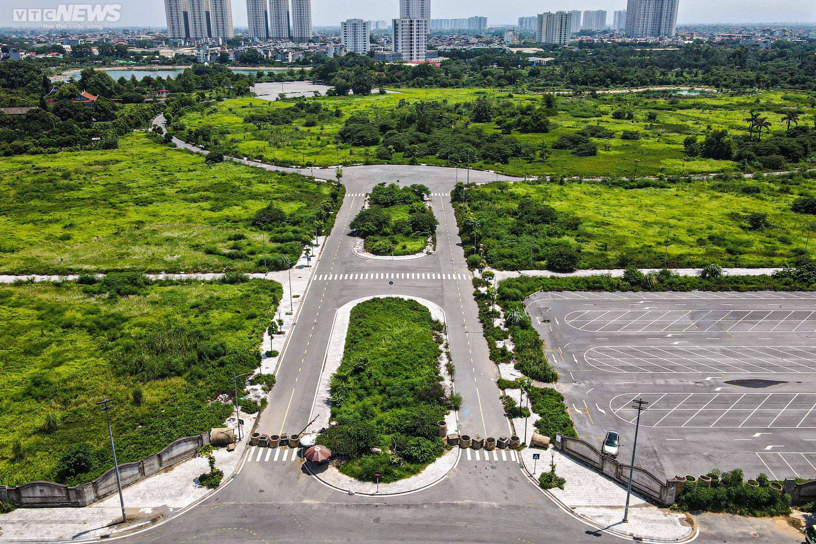 Sau 7 năm quy hoạch, công viên gần 100 ha thành nơi tập kết rác thải, dạy lái xe - 6