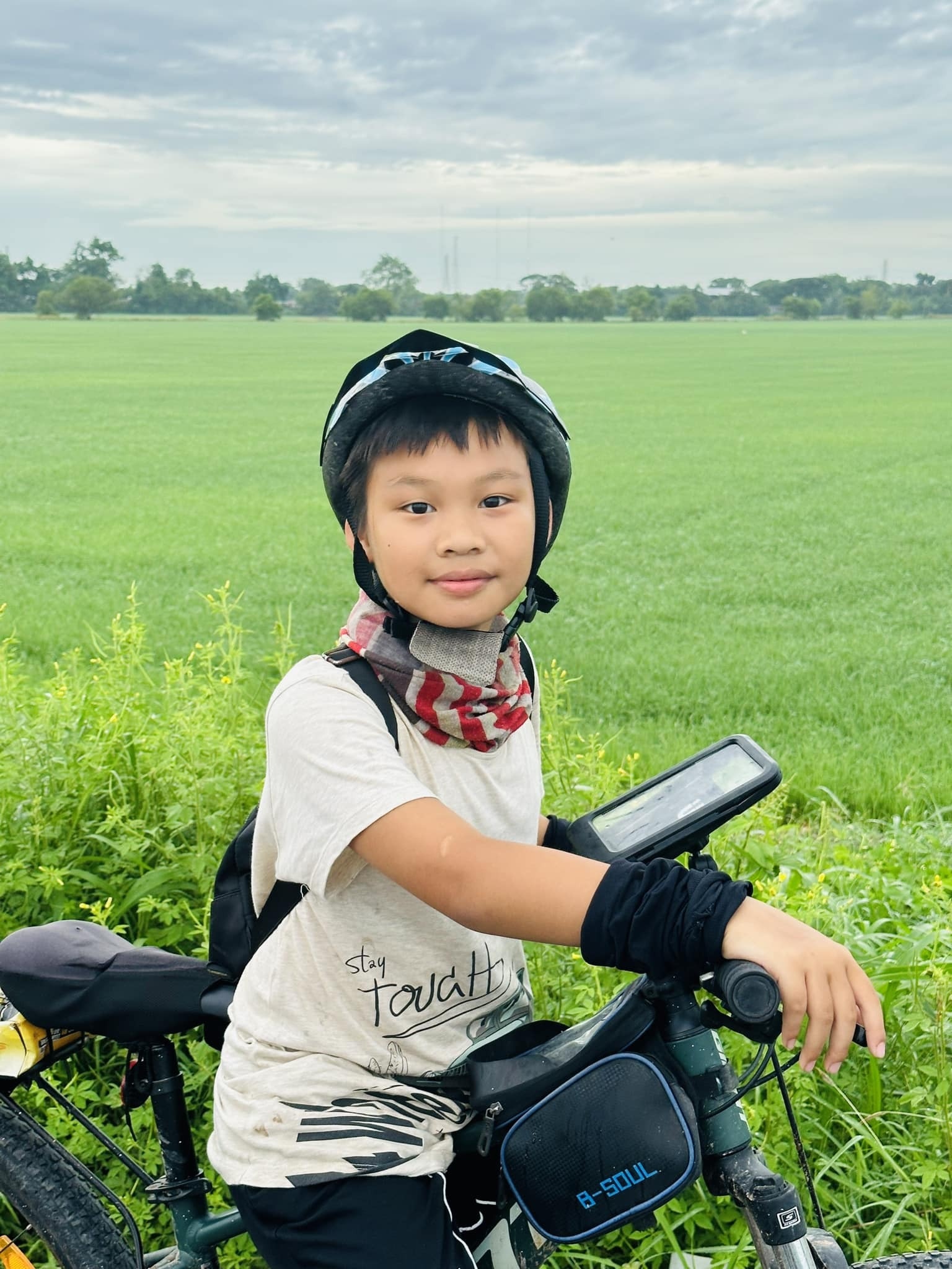 Cậu bé 10 tuổi và hành trình 30 ngày đạp xe qua 4 quốc gia - 1