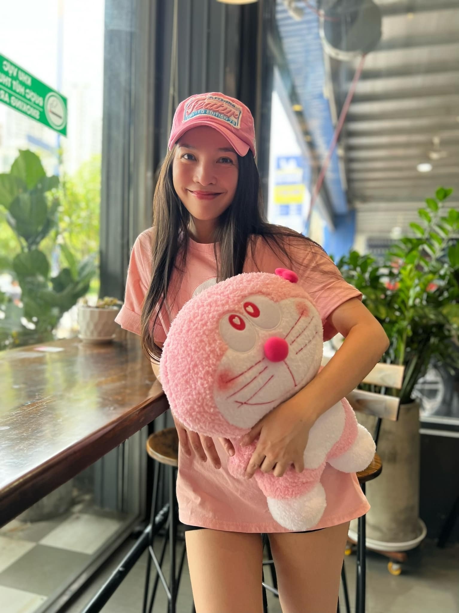 Sao Việt 20/7: Vợ chồng Hồng Vân hạnh phúc bên cháu ngoại, Bình Tinh khoe ảnh bên cha nuôi Vũ Linh - 9