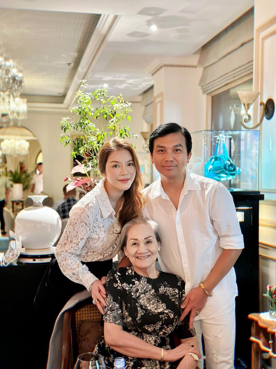 Sao Việt 22/7: Trường Giang tự cắt tóc cho con gái, Phùng Ngọc Huy về Việt Nam - 9