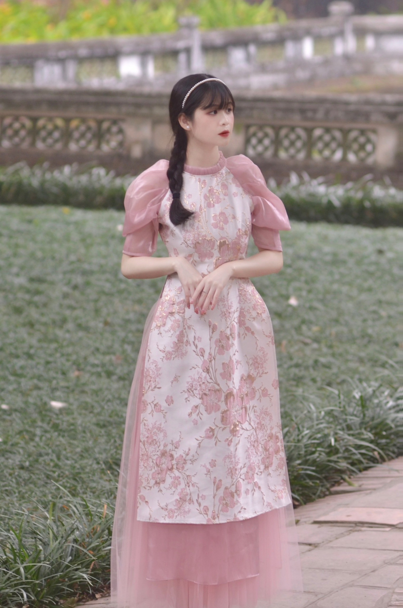 'Nữ thần ảnh thẻ' nổi tiếng 2 năm trước tốt nghiệp loại giỏi trường Luật - 3